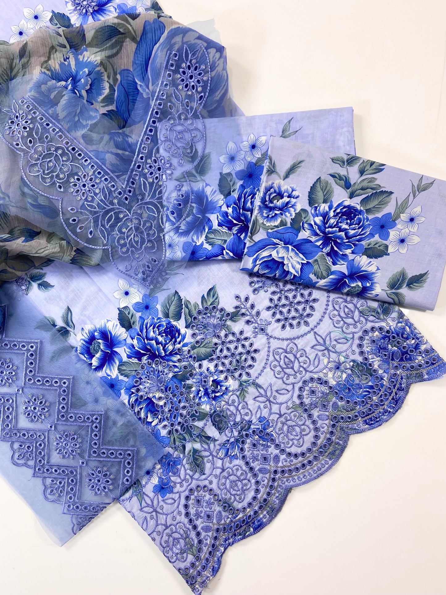 Iznik B Emb Luxury Lawn 3PC
