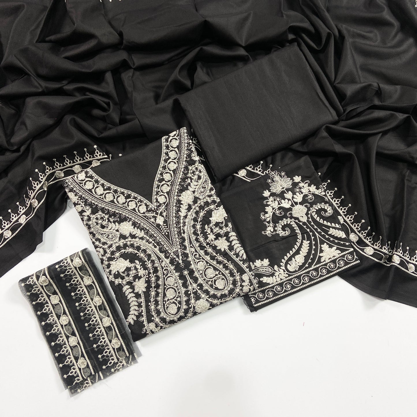 Maria B Luxury Emb Dhanak 3PC