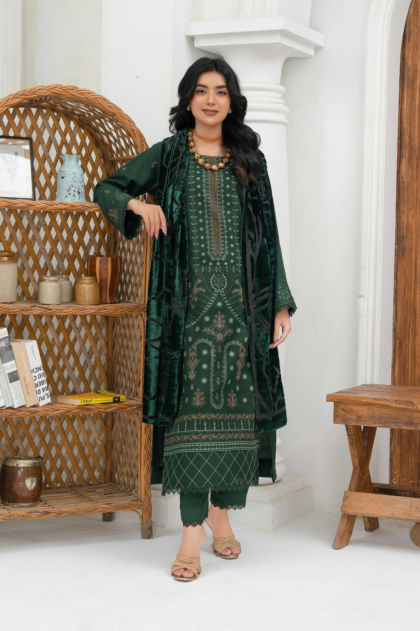 Rajwan Emb Dhanak with Plachi Shawl 3PC