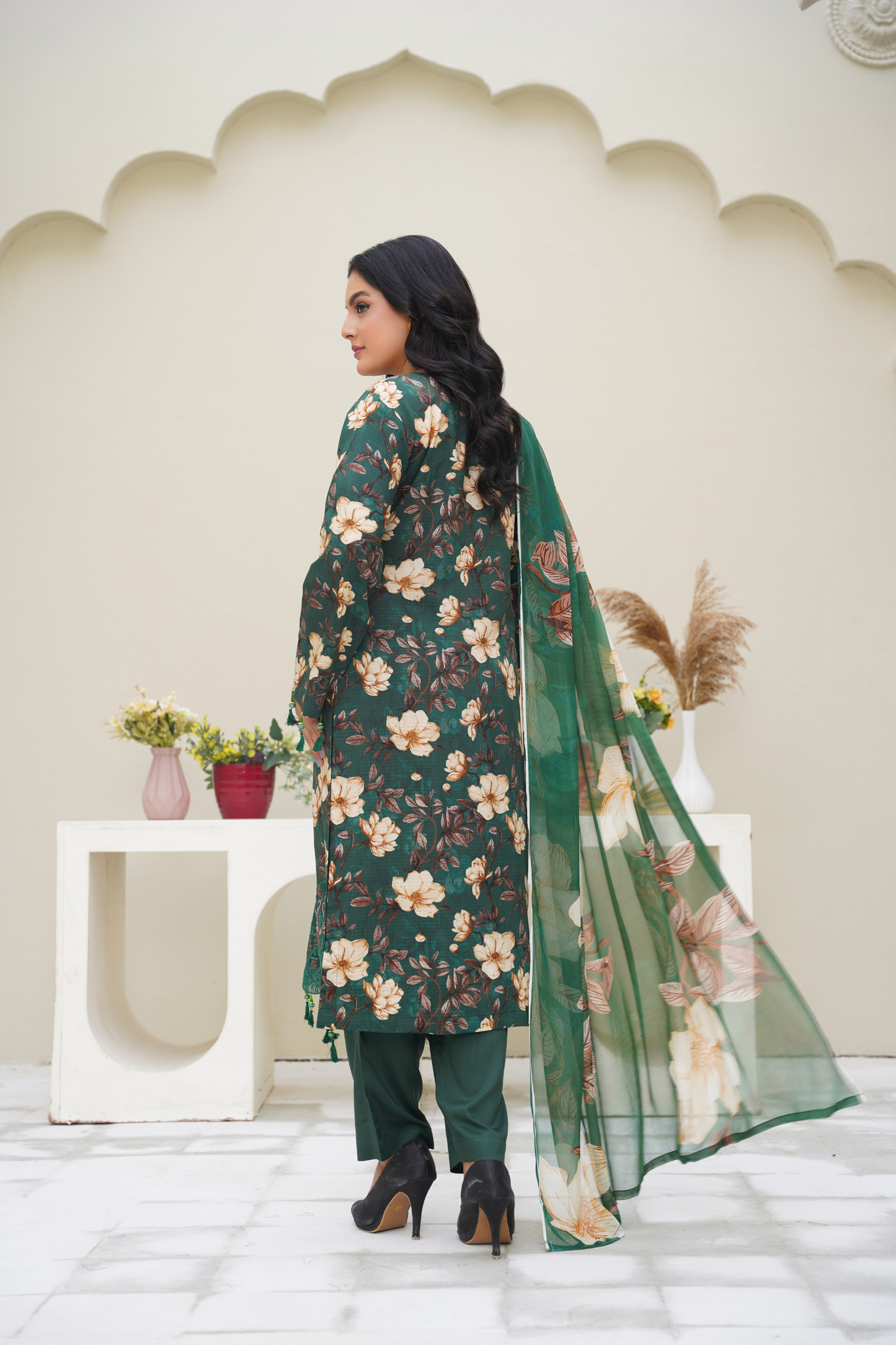 Anaya – Aaghaz-e-Sardi 3PC Viscose Suit
