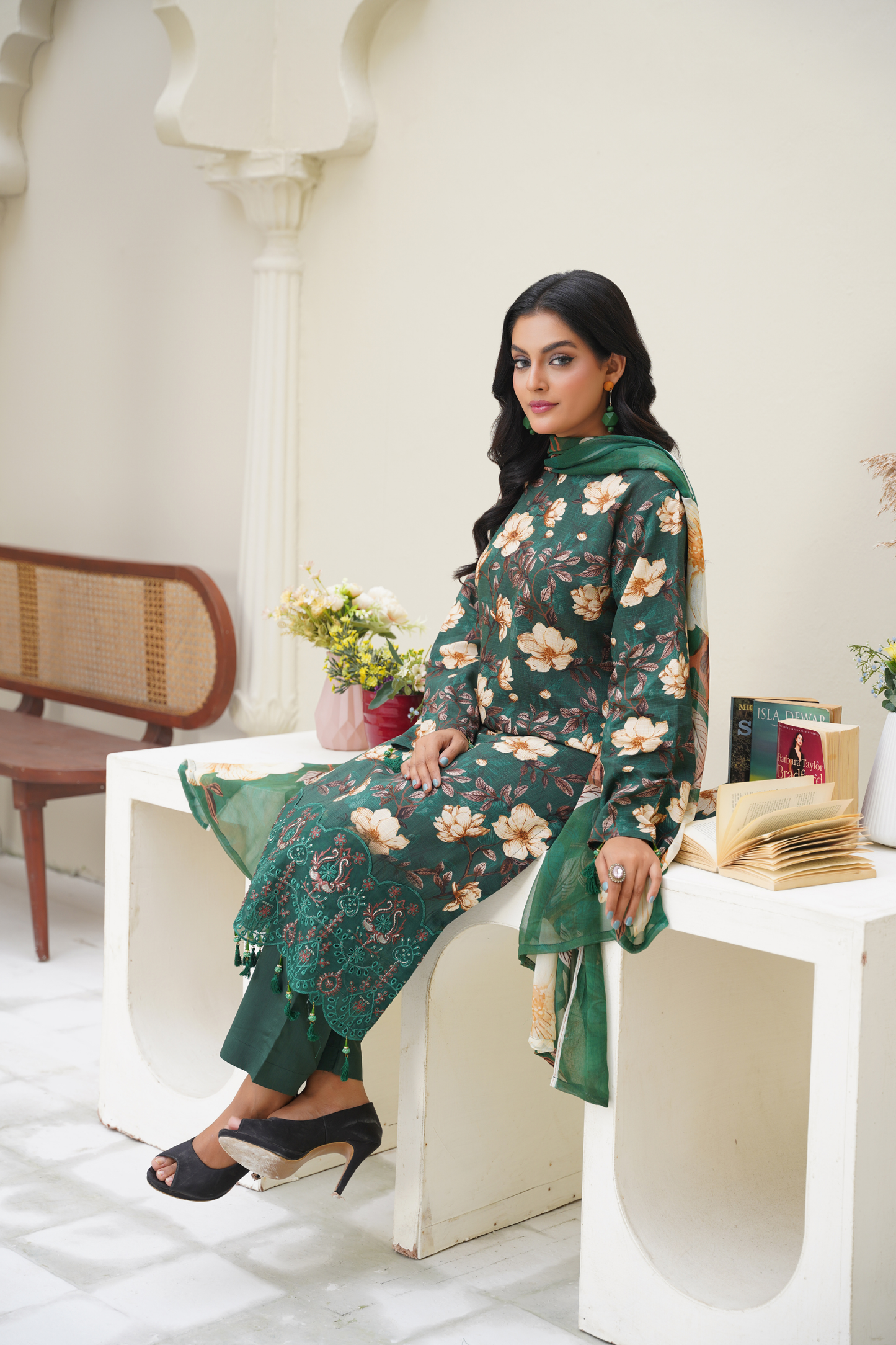 Anaya – Aaghaz-e-Sardi 3PC Viscose Suit