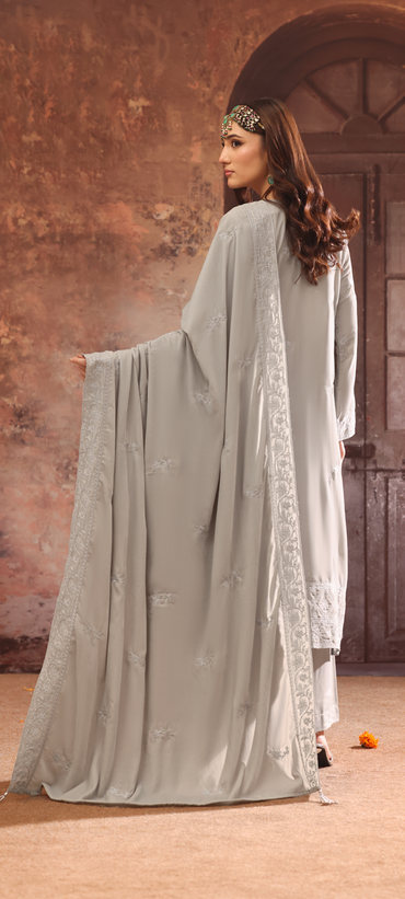 Makhmal By Zarineh Luxury Embroidered Velvet 3PC