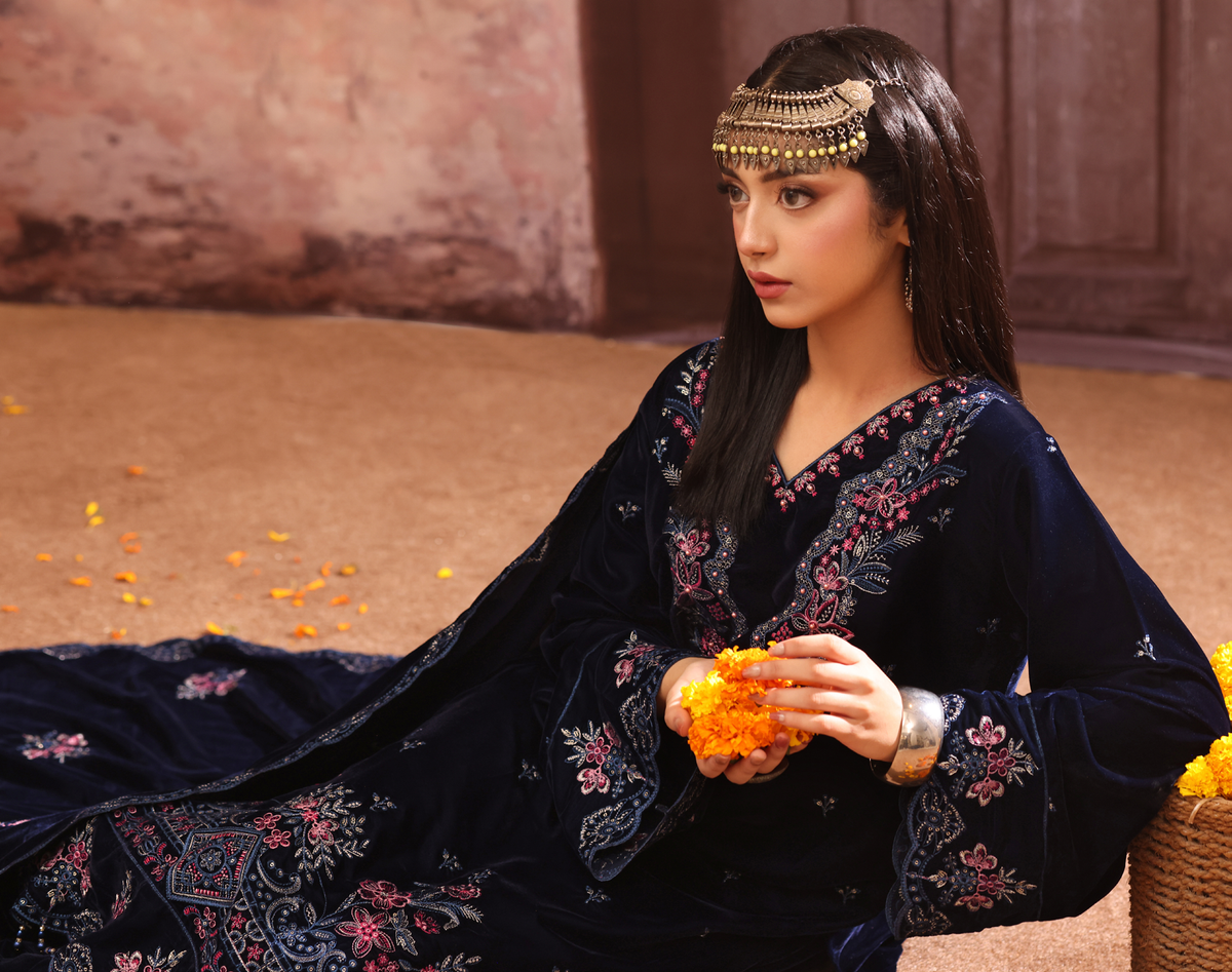Makhmal By Zarineh Luxury Embroidered Velvet 3PC