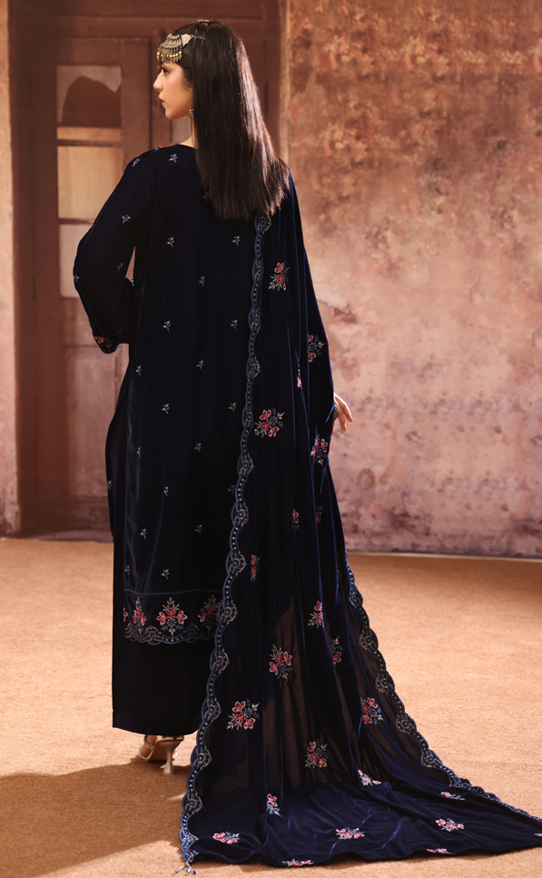 Makhmal By Zarineh Luxury Embroidered Velvet 3PC