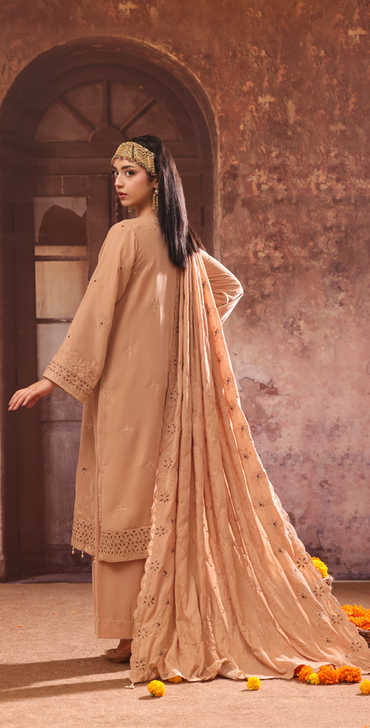Makhmal By Zarineh Luxury Embroidered Velvet 3PC
