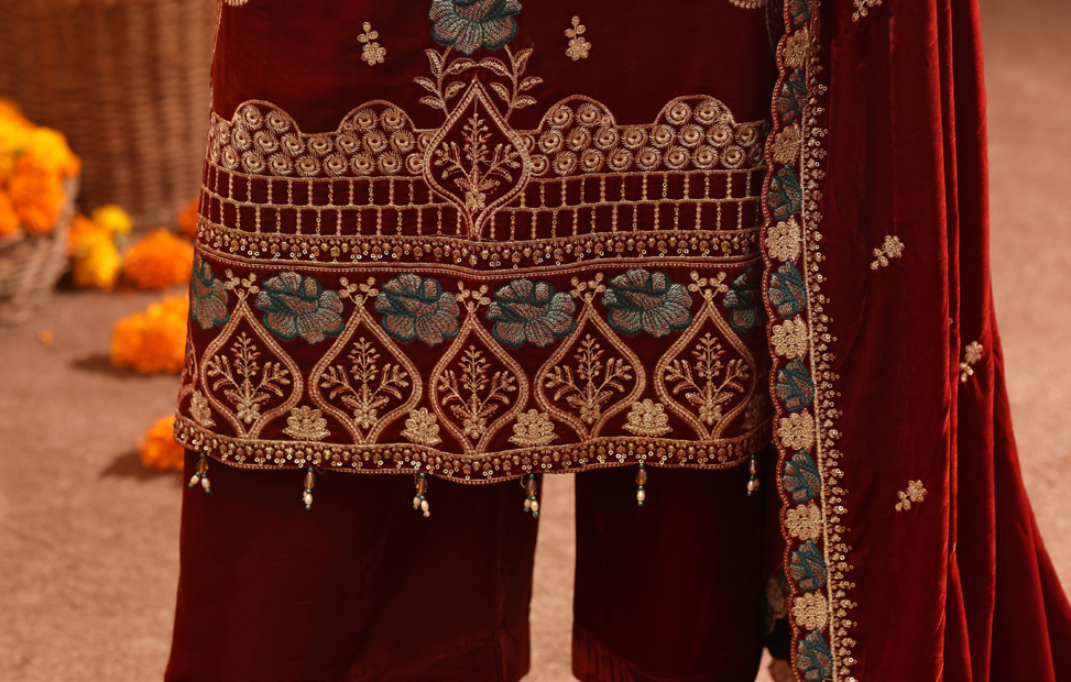 Makhmal By Zarineh Luxury Embroidered Velvet 3PC