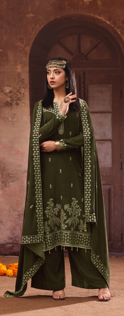 Makhmal By Zarineh Luxury Embroidered Velvet 3PC