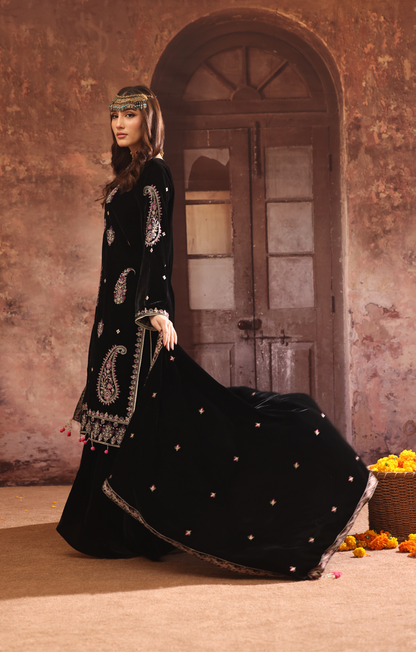 Makhmal By Zarineh Luxury Embroidered Velvet 3PC