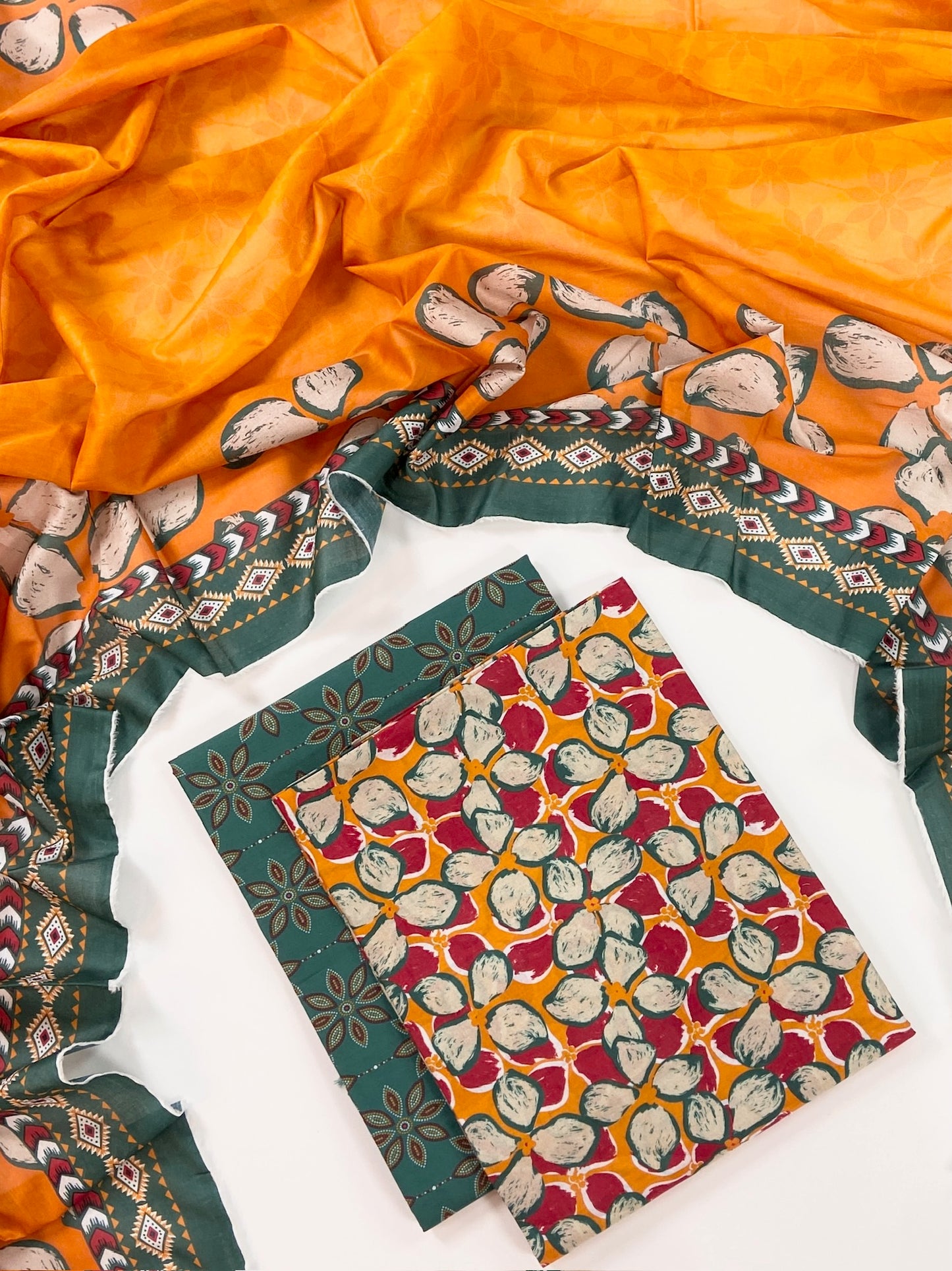 Anaya Noor Digital Printed Lawn With Voil Dupatta 3PC