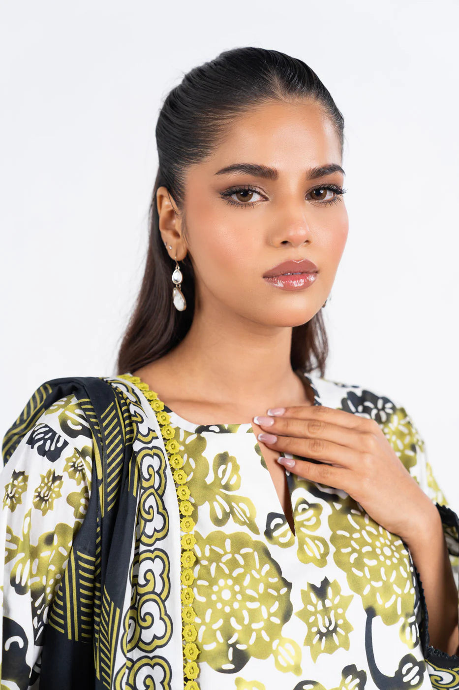 Alkaram Printed Lawn 3-PC
