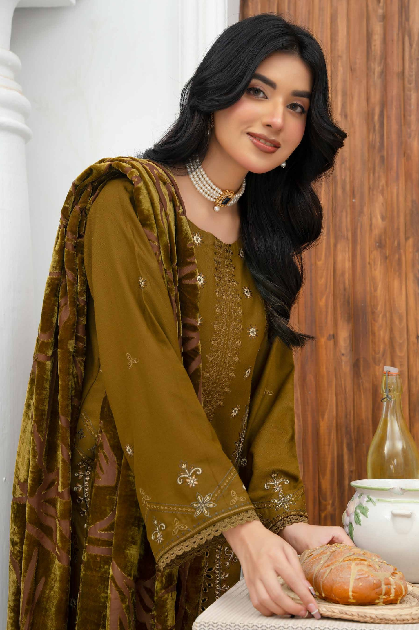 Rajwan Emb Dhanak with Plachi Shawl 3PC