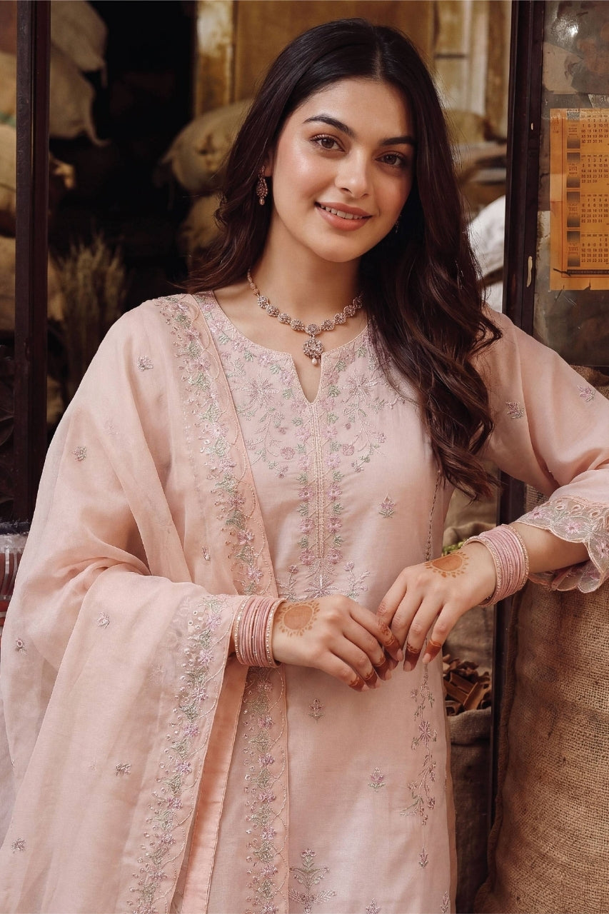 Fatima Bano By Dastak Luxury Emb Lawn Volume 3PC