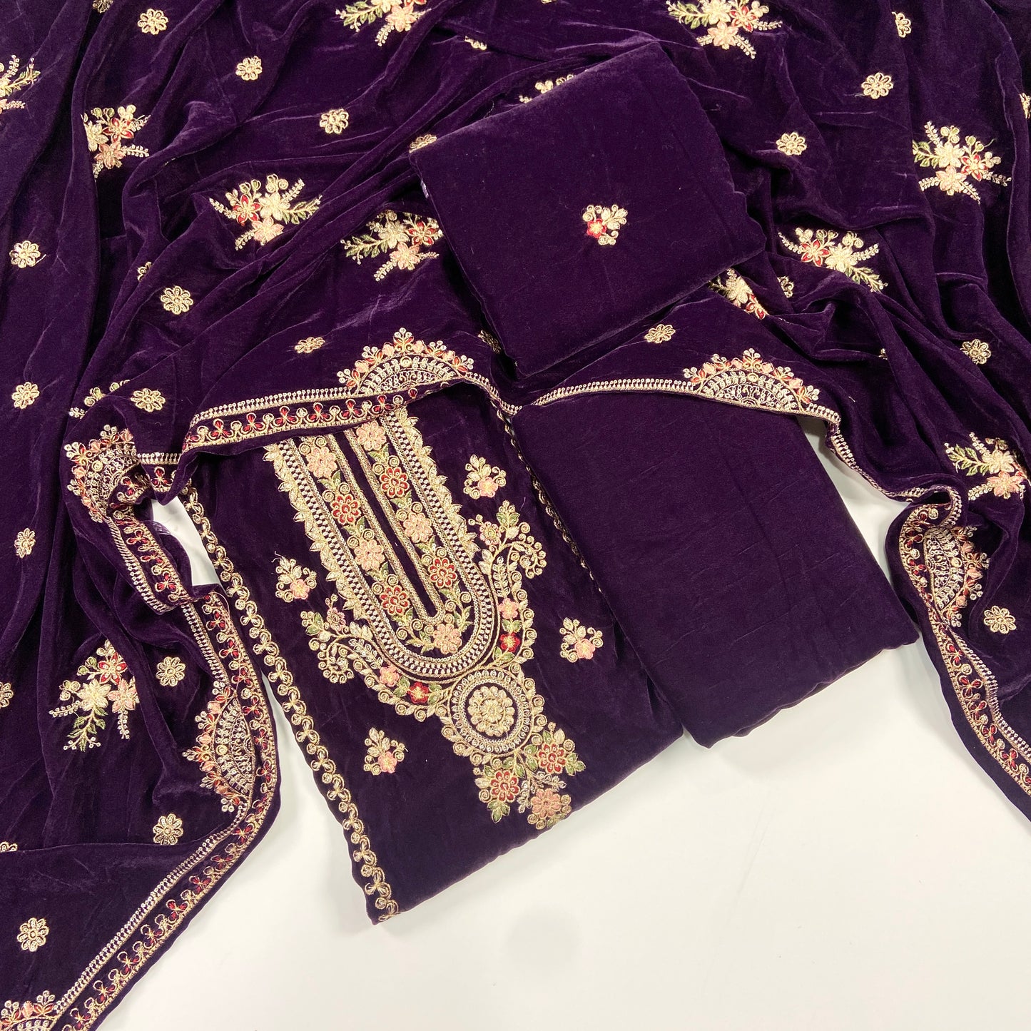 Maria B Luxury Velvet Embroidered Suit – 3PC