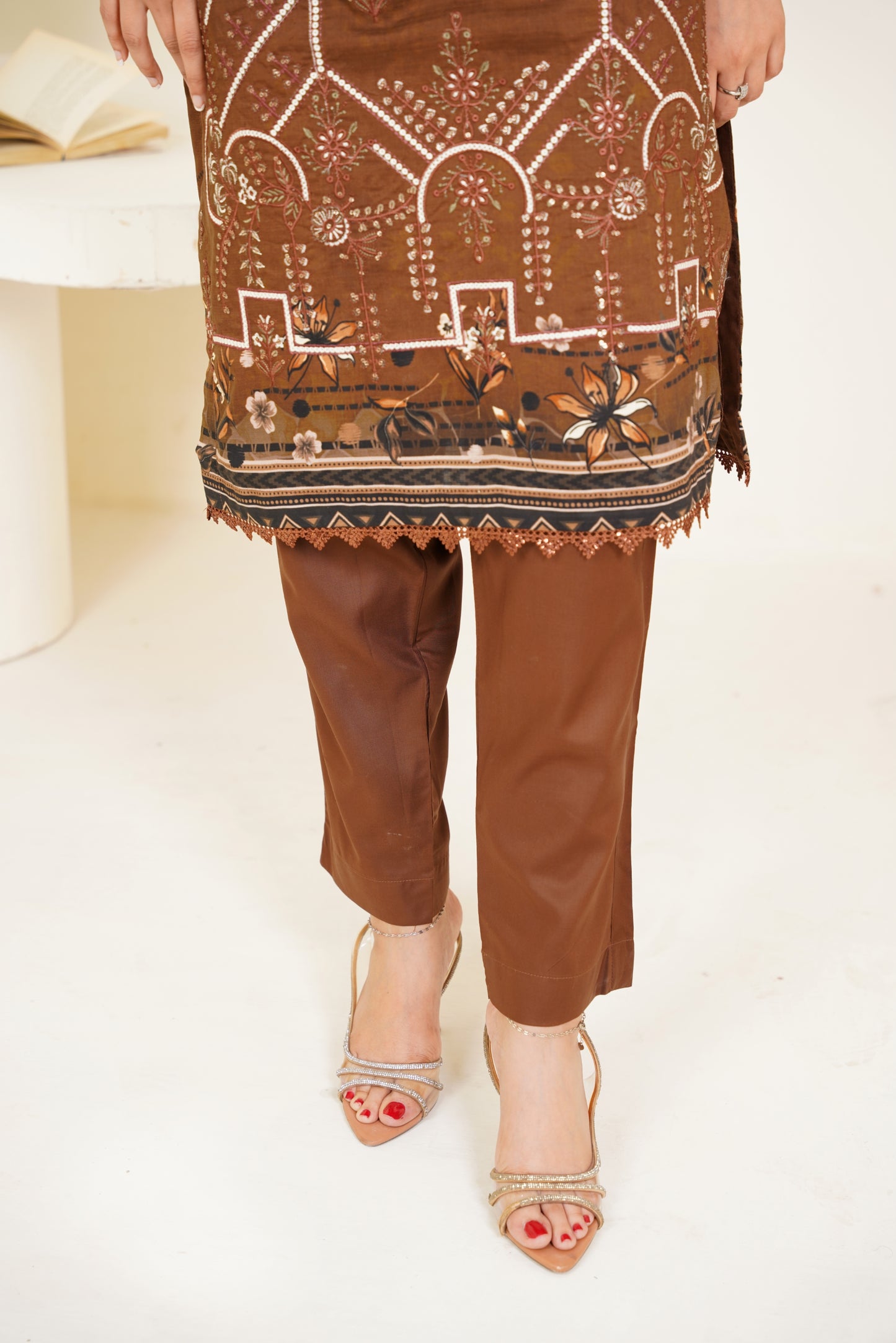 Riwayat-e-Sardi By Anaya Noor Emb Linen 3PC