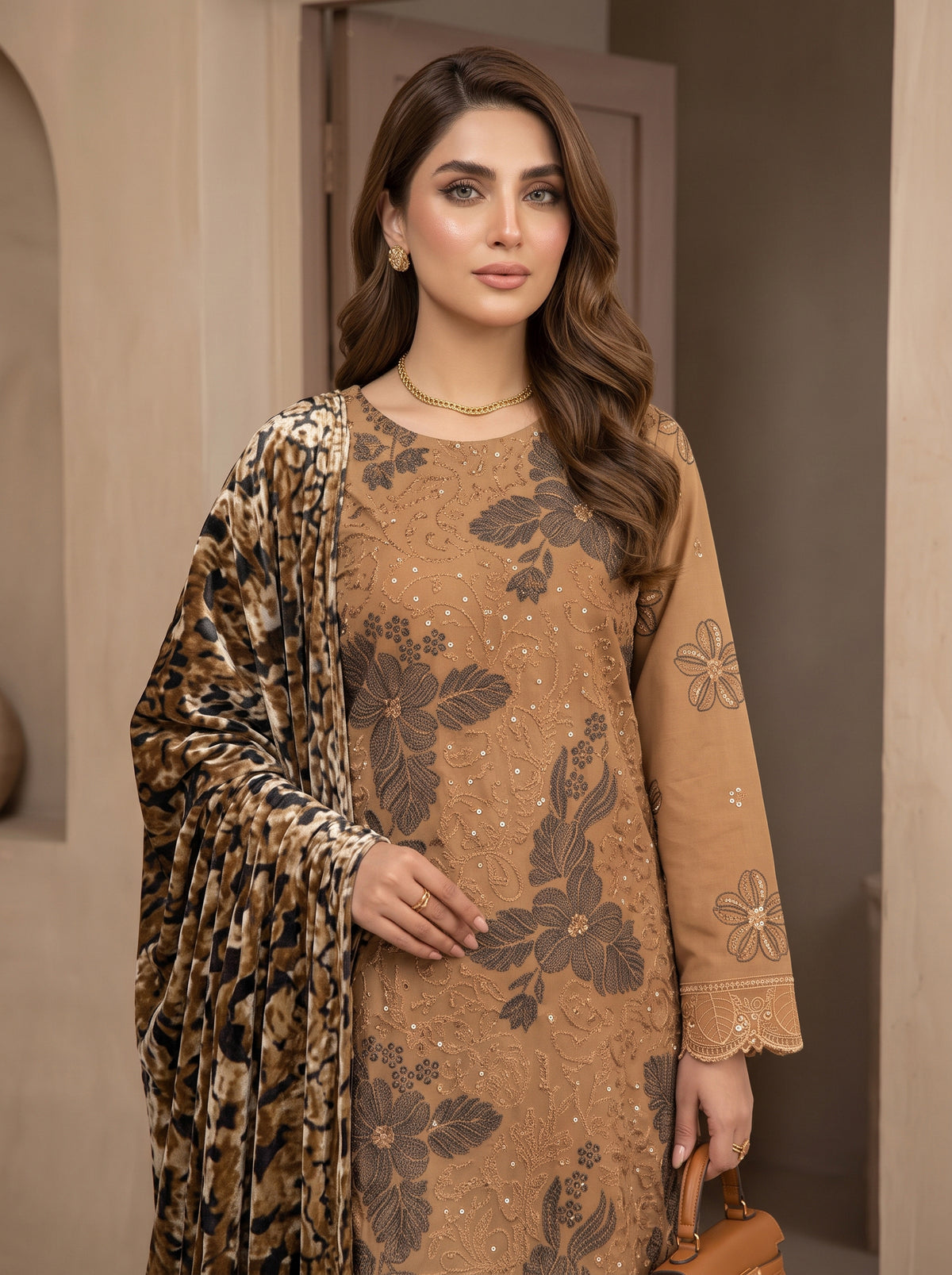 Luxuria By Anaya Noor Heavy Emb Dhanak With Plachi Shawl 3PC