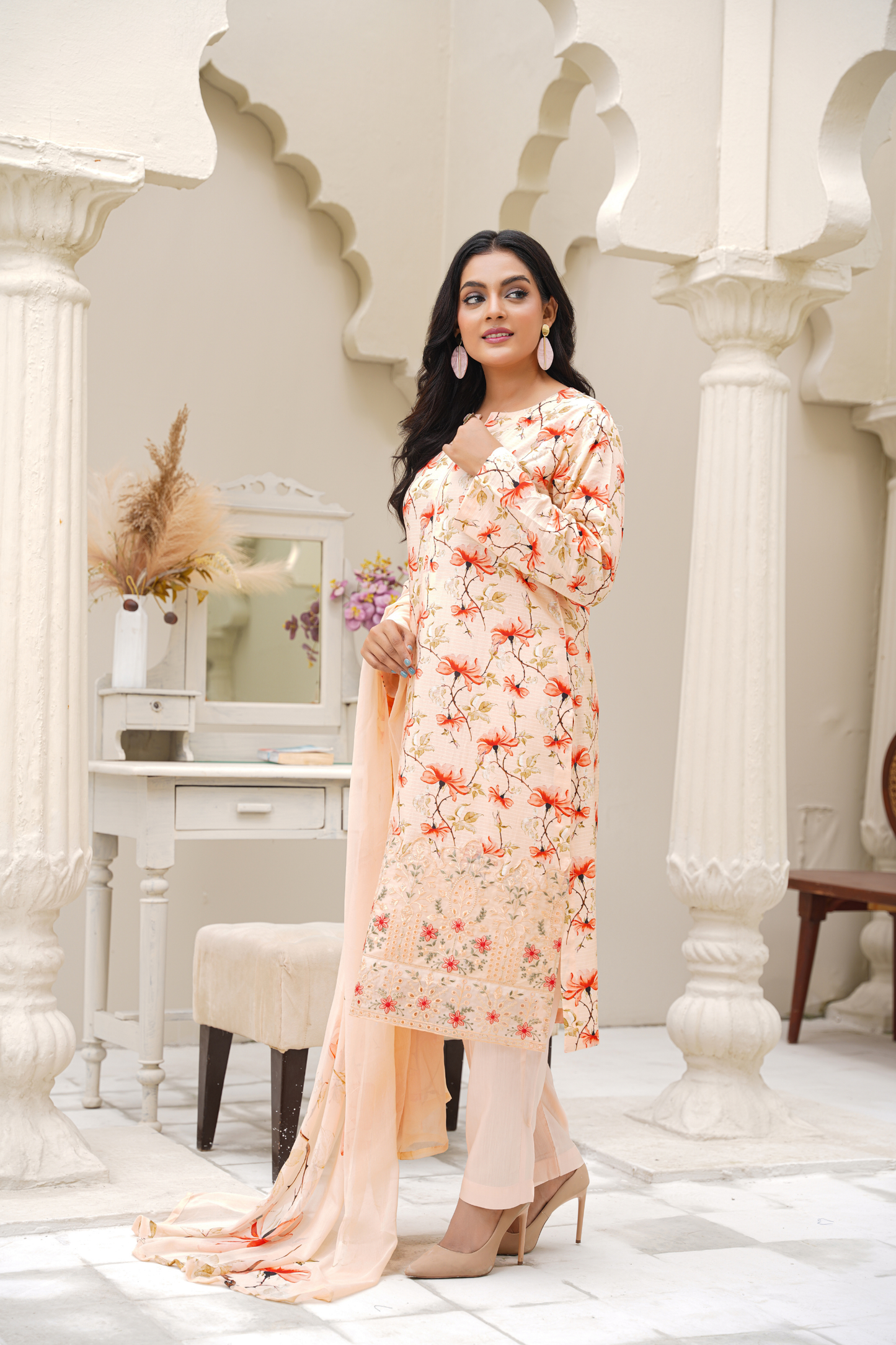 Anaya – Aaghaz-e-Sardi 3PC Viscose Suit