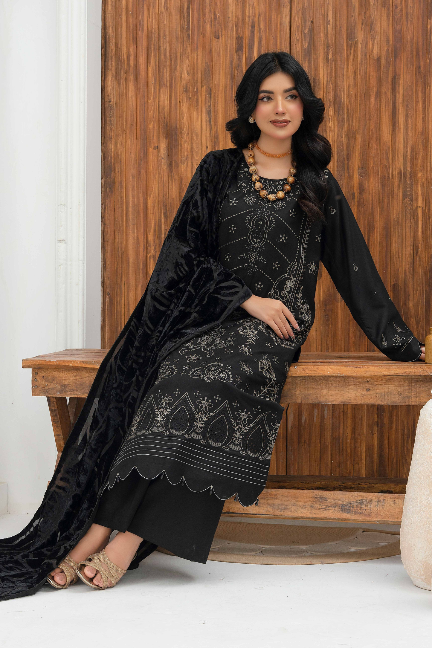 Rajwan Emb Dhanak with Plachi Shawl 3PC