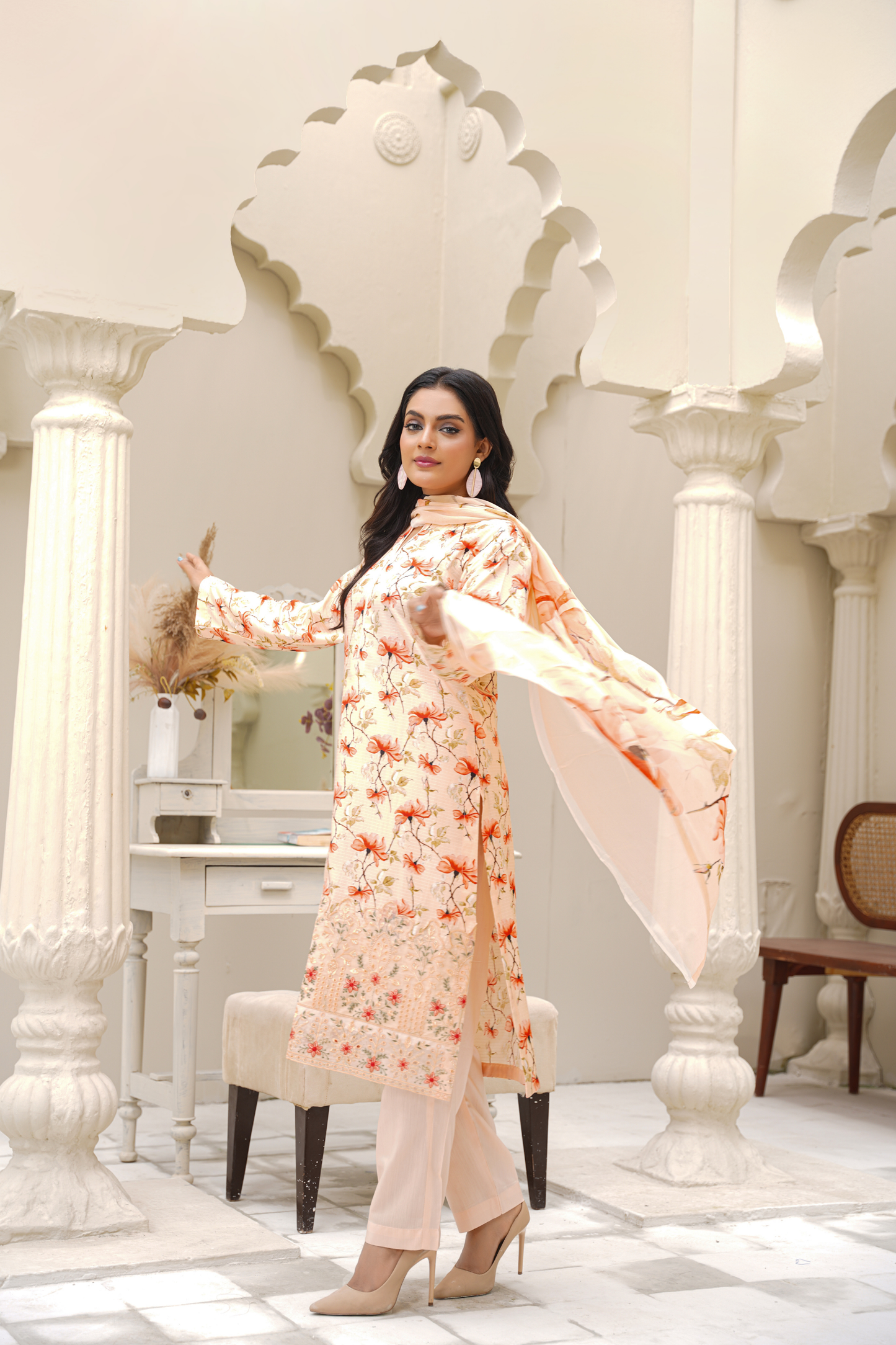 Anaya – Aaghaz-e-Sardi 3PC Viscose Suit