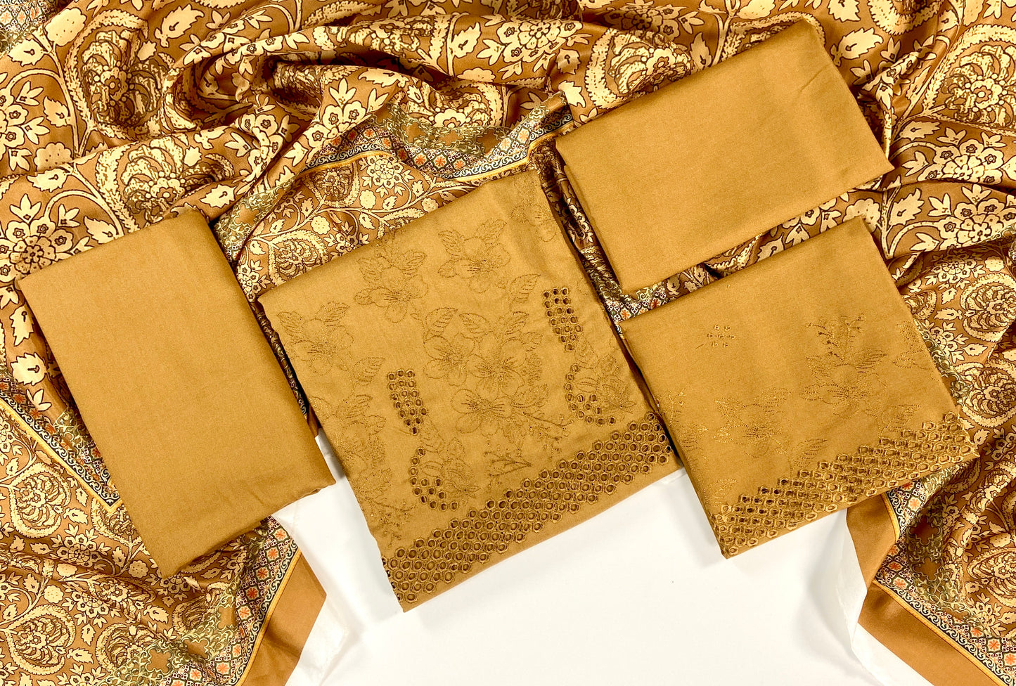 Anaya Noor Embroidered Dhanak 3PC