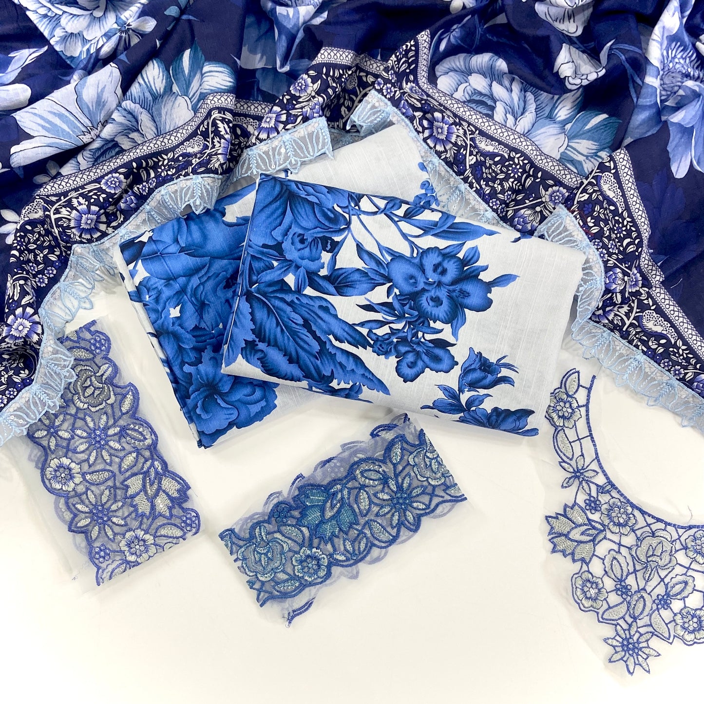Iznik Emb Khaddar With Patches 3PC