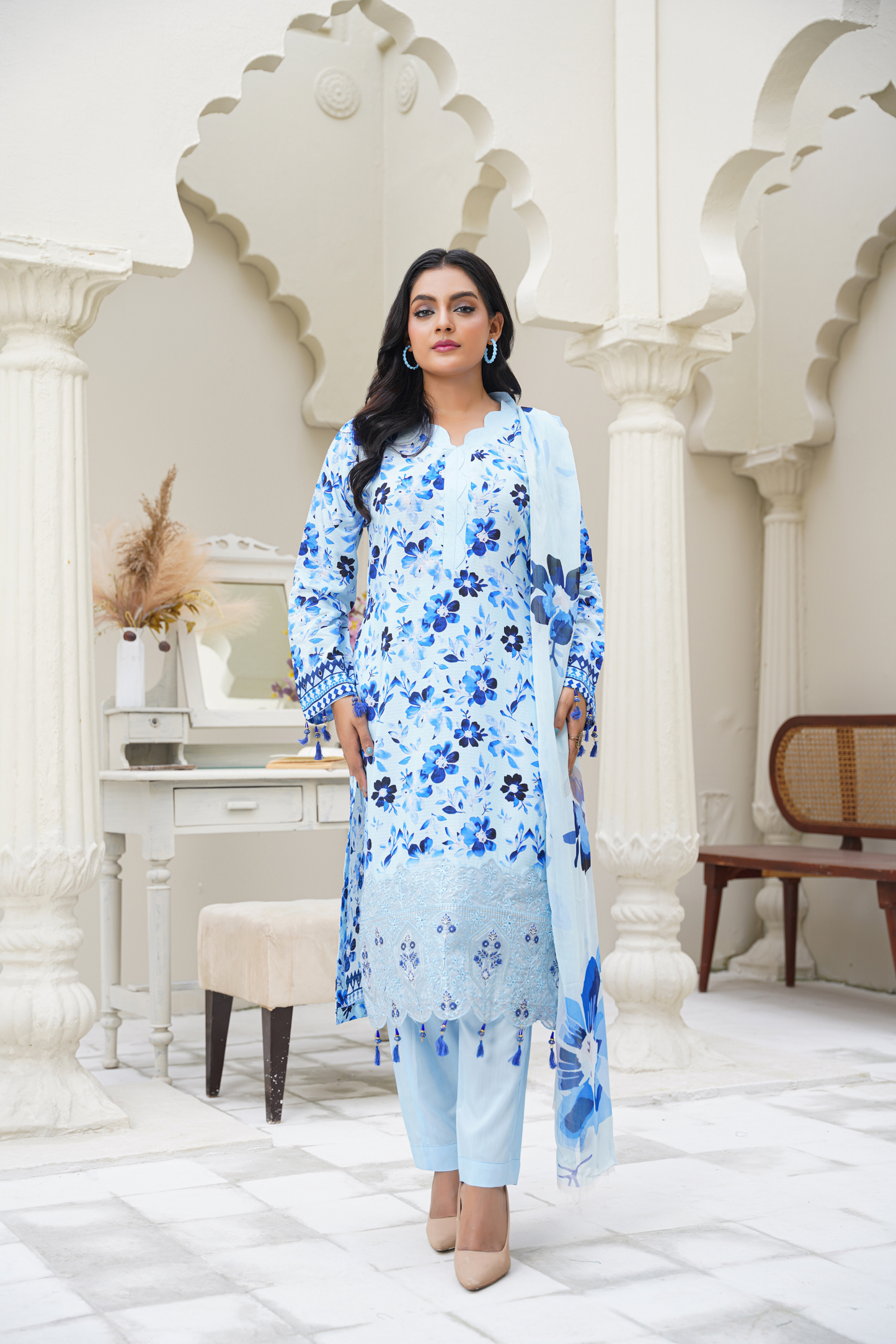 Anaya – Aaghaz-e-Sardi 3PC Viscose Suit