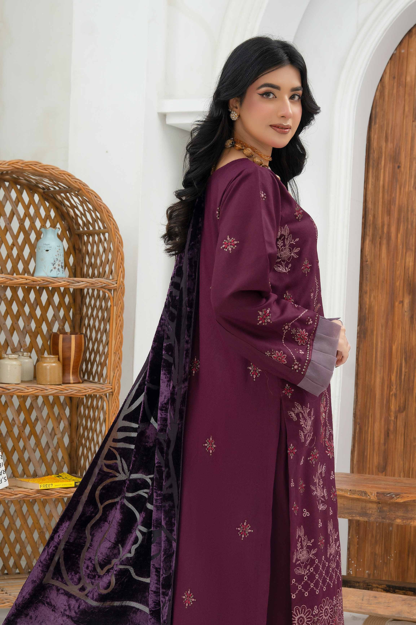 Rajwan Emb Dhanak with Plachi Shawl 3PC