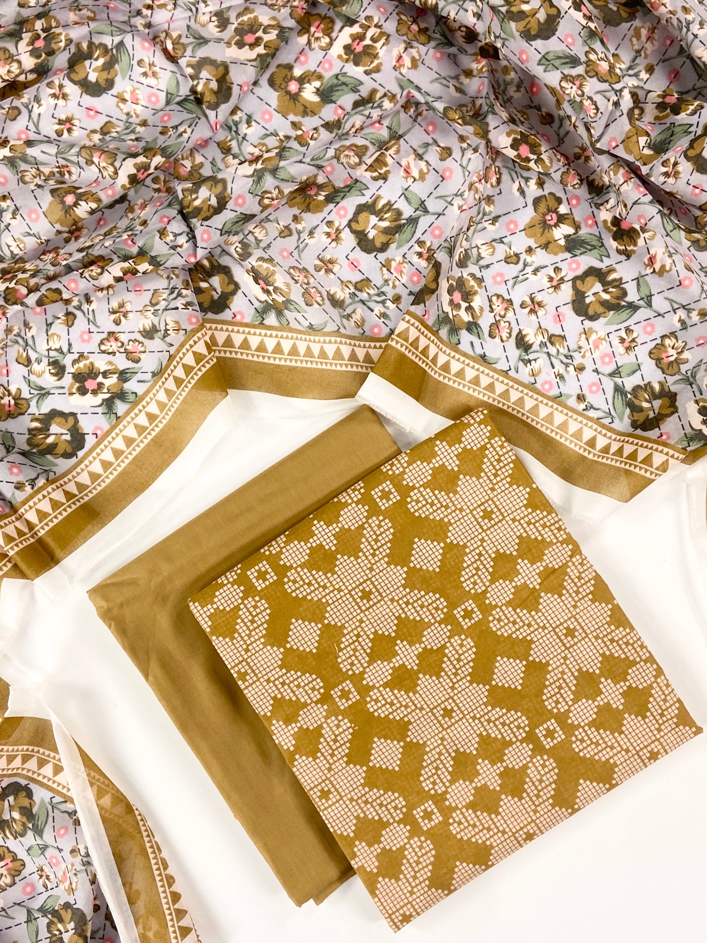 Sapphire Day to Day Digital Printed Lawn 3PC