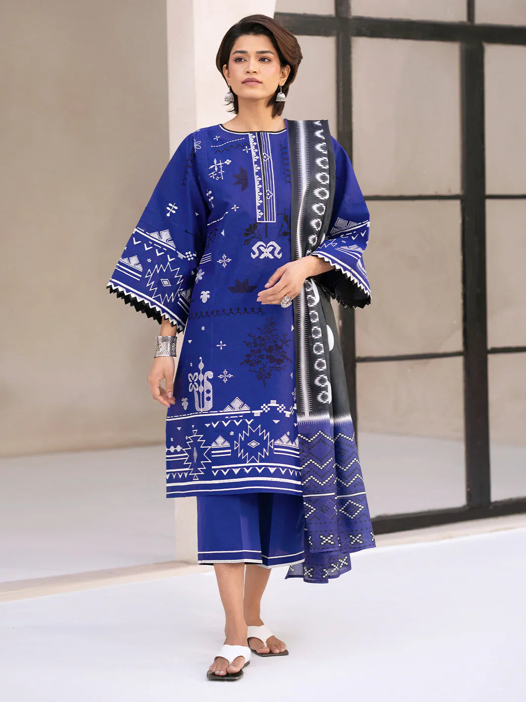 Aina by Bin Ilyas luxury Lawn 3-PC