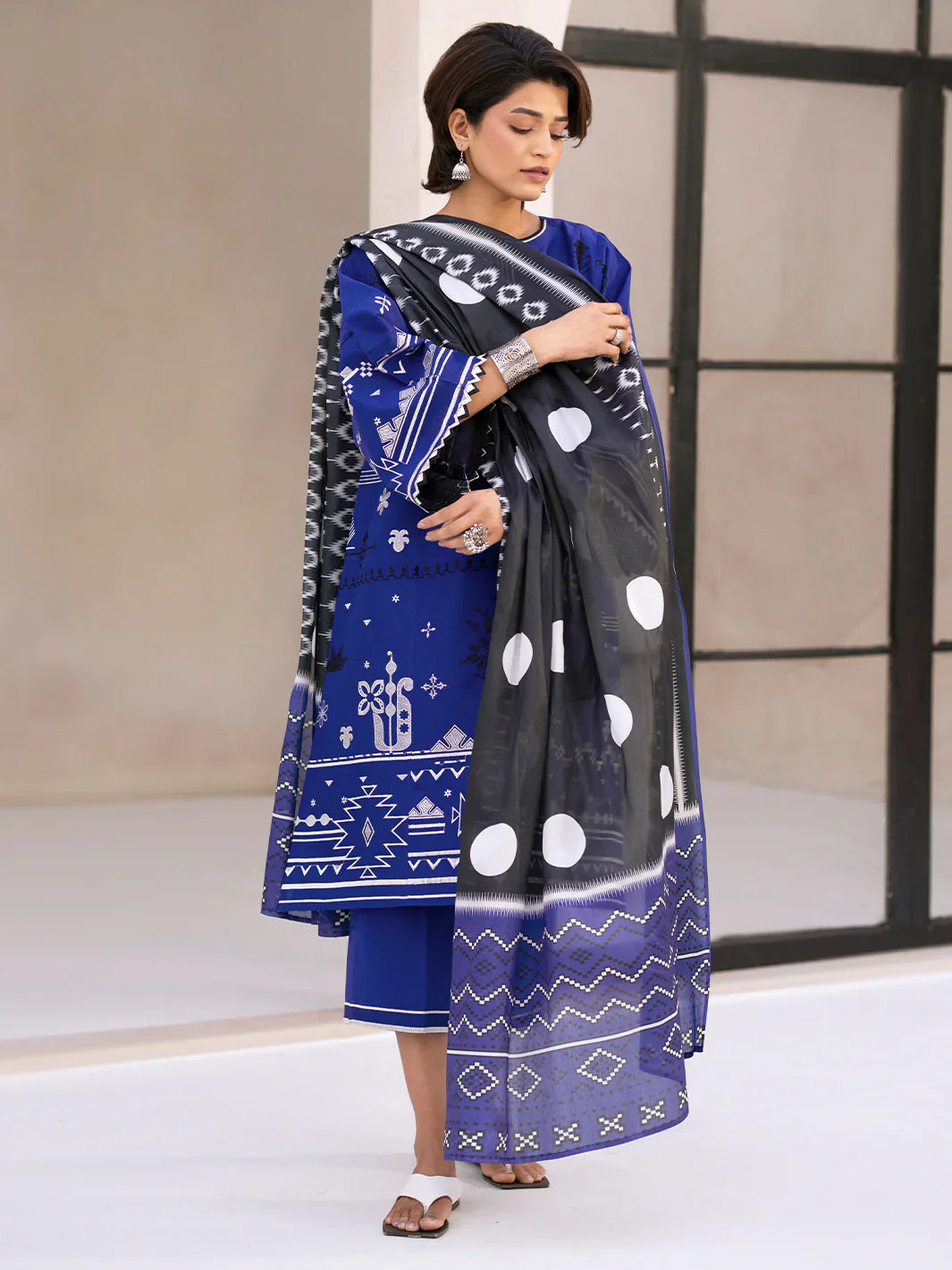 Aina by Bin Ilyas luxury Lawn 3-PC