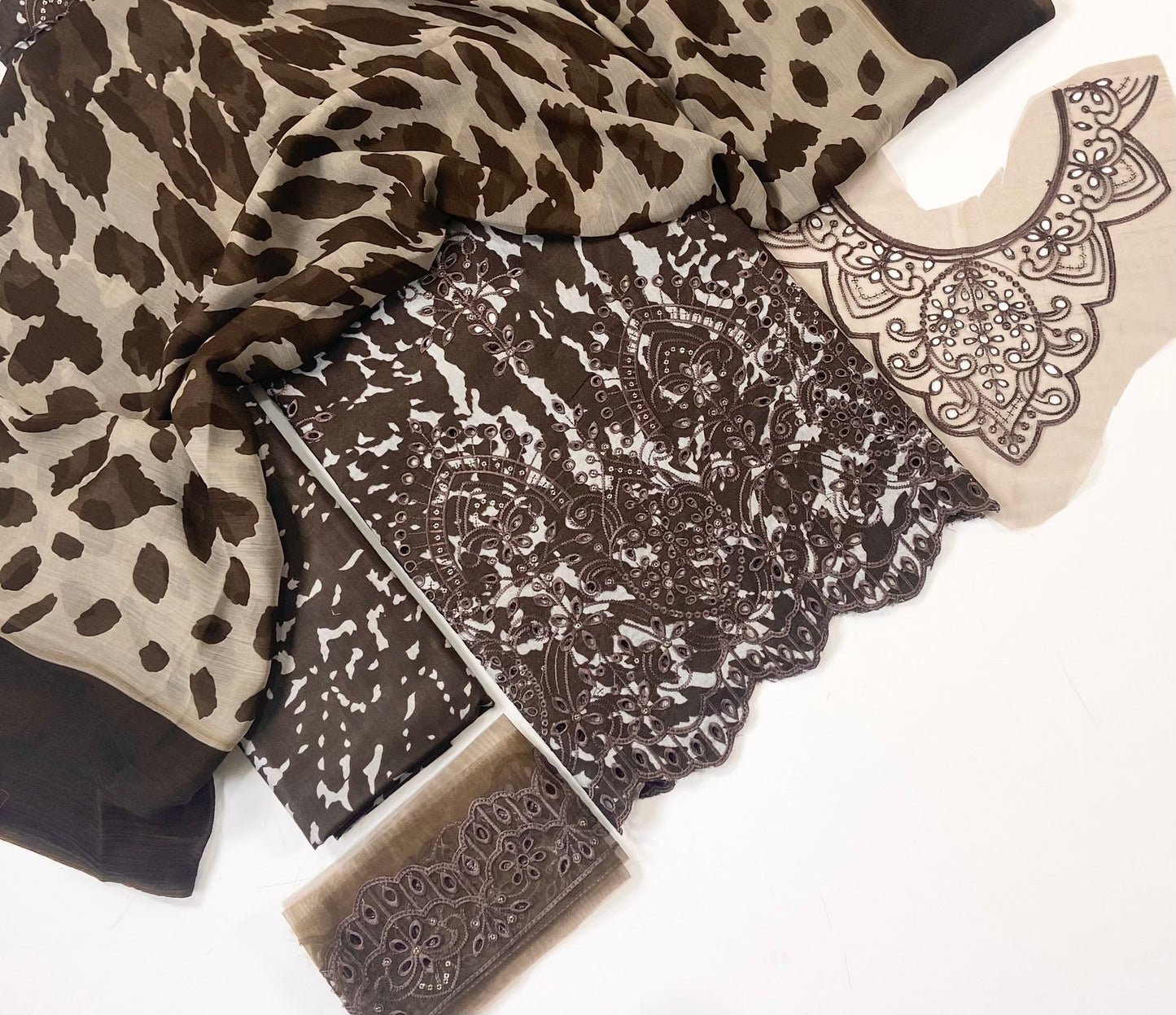 Maria B Emb Luxury Lawn 3PC