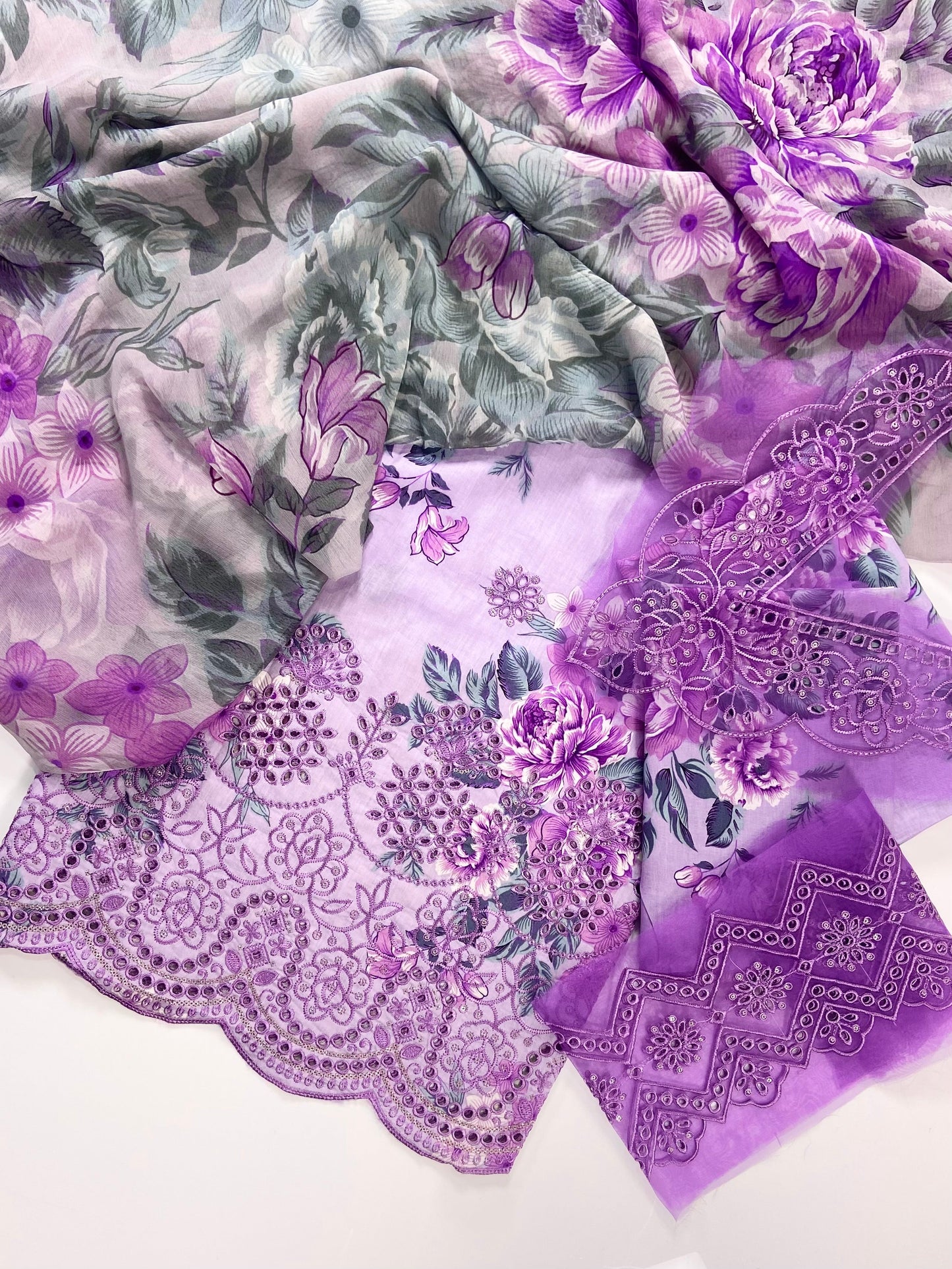 Iznik B Emb Luxury Lawn 3PC