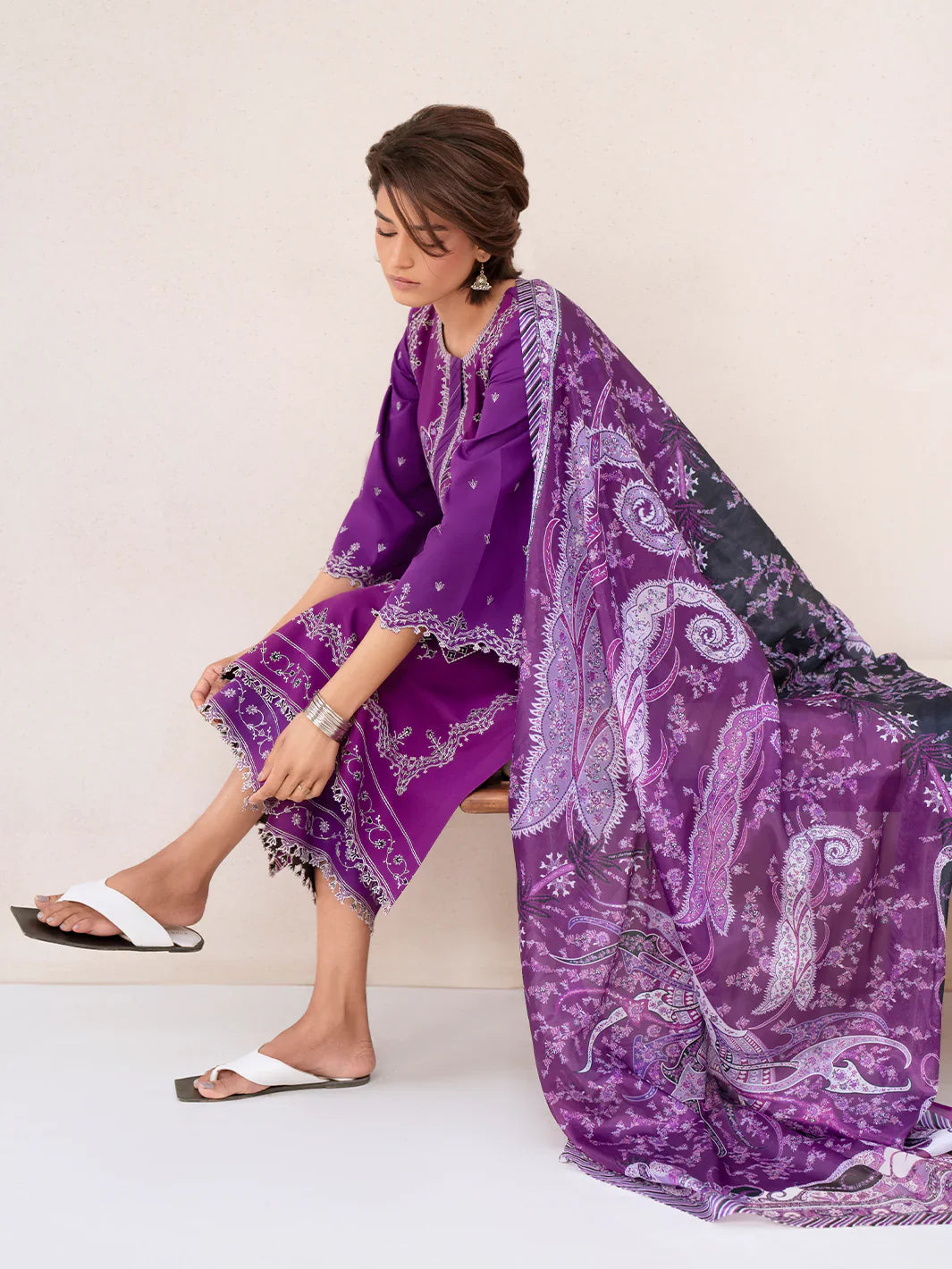 Aina by Bin Ilyas luxury Lawn 3-PC