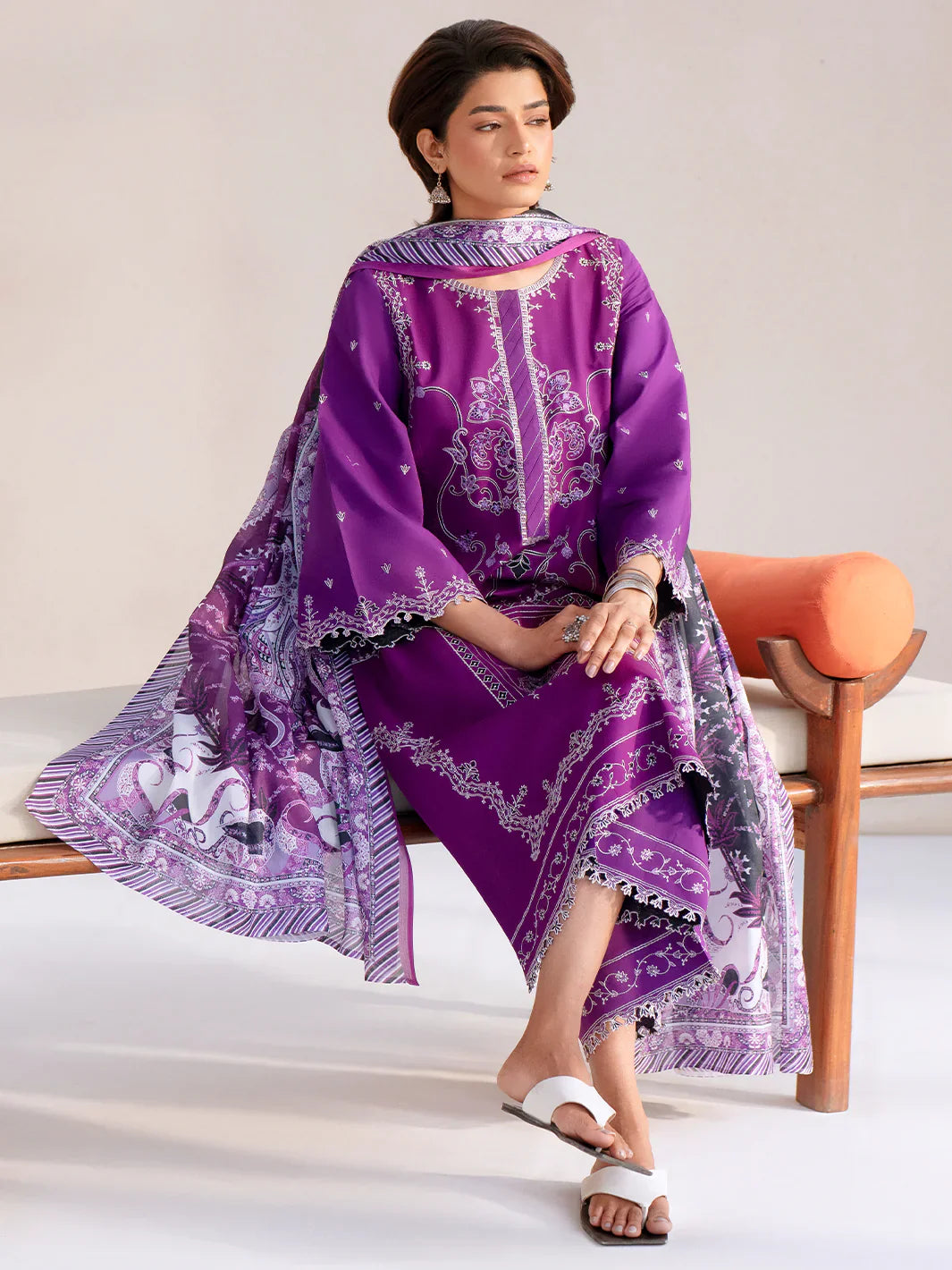 Aina by Bin Ilyas luxury Lawn 3-PC