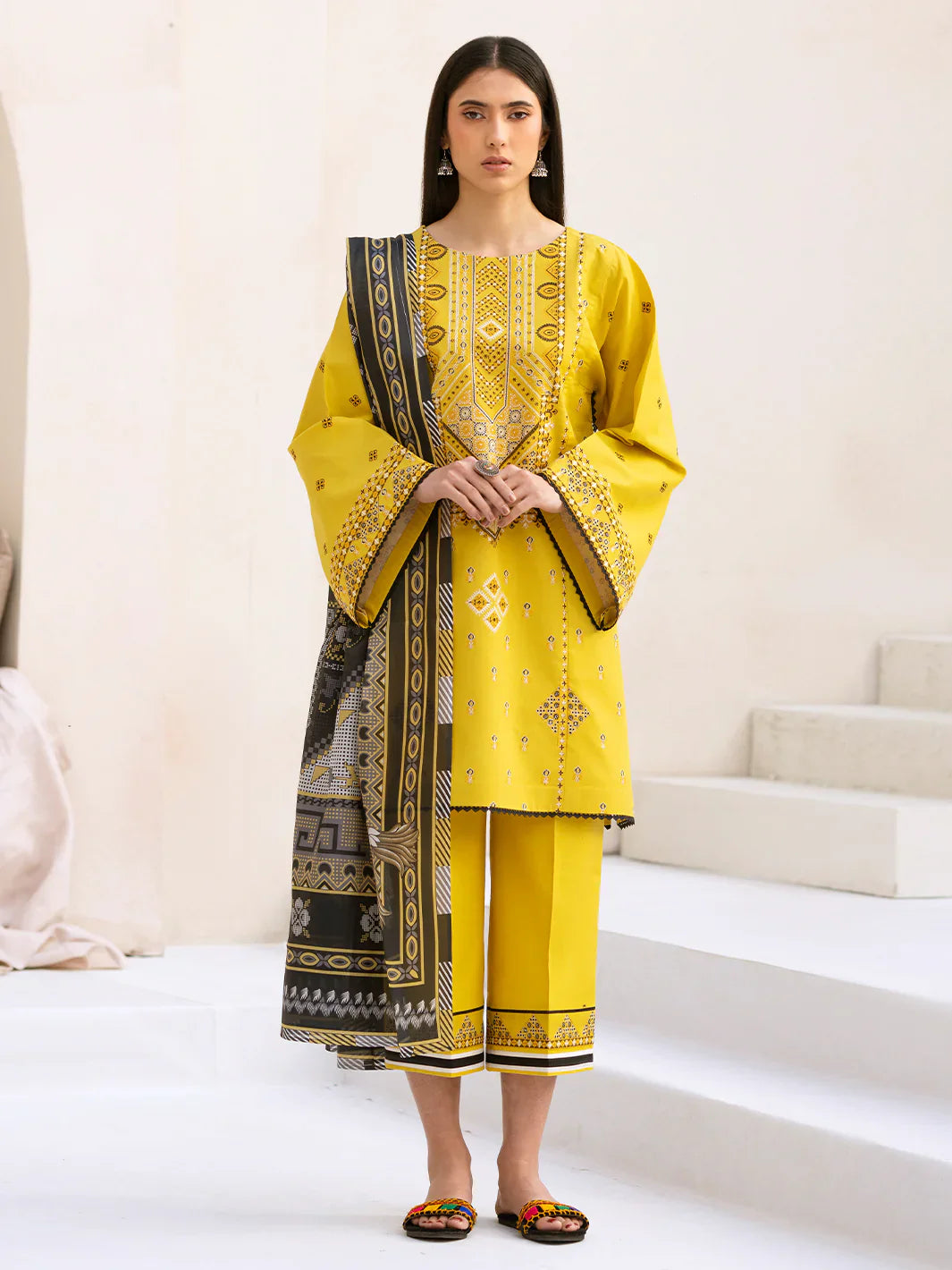 Aina by Bin Ilyas luxury Lawn 3-PC