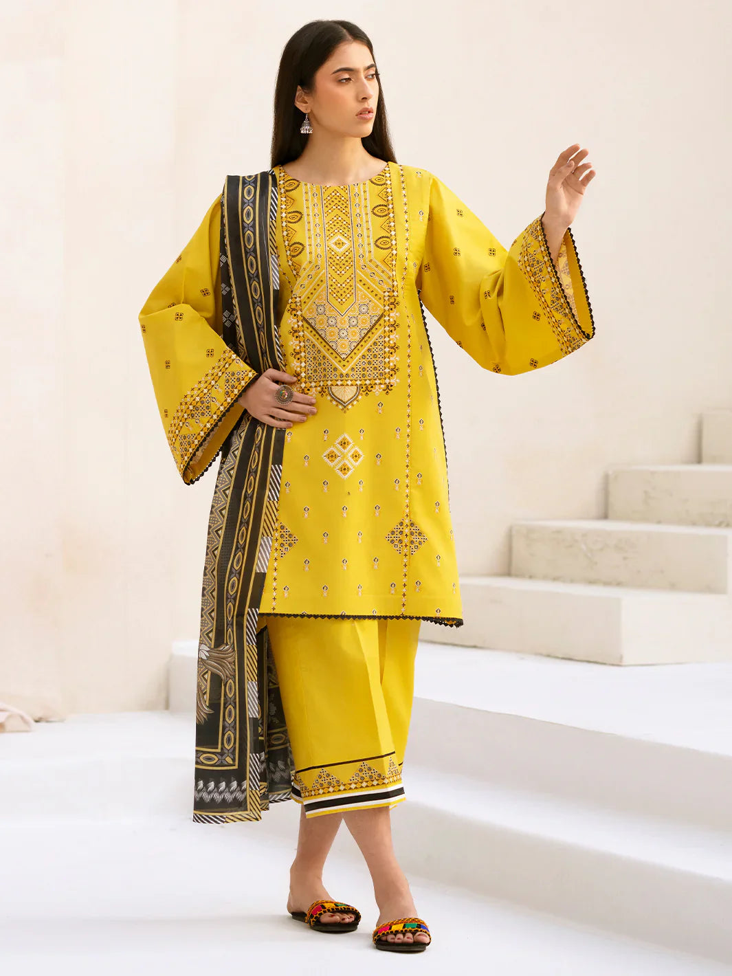 Aina by Bin Ilyas luxury Lawn 3-PC