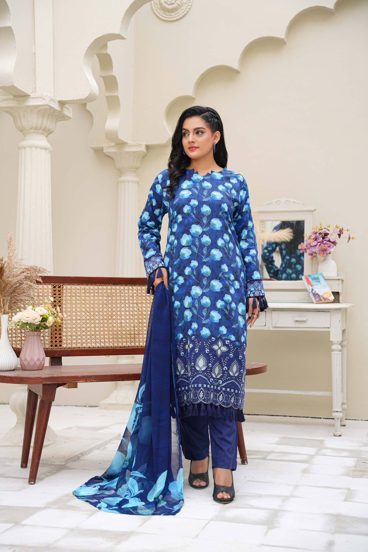 Anaya – Aaghaz-e-Sardi 3PC Viscose Suit