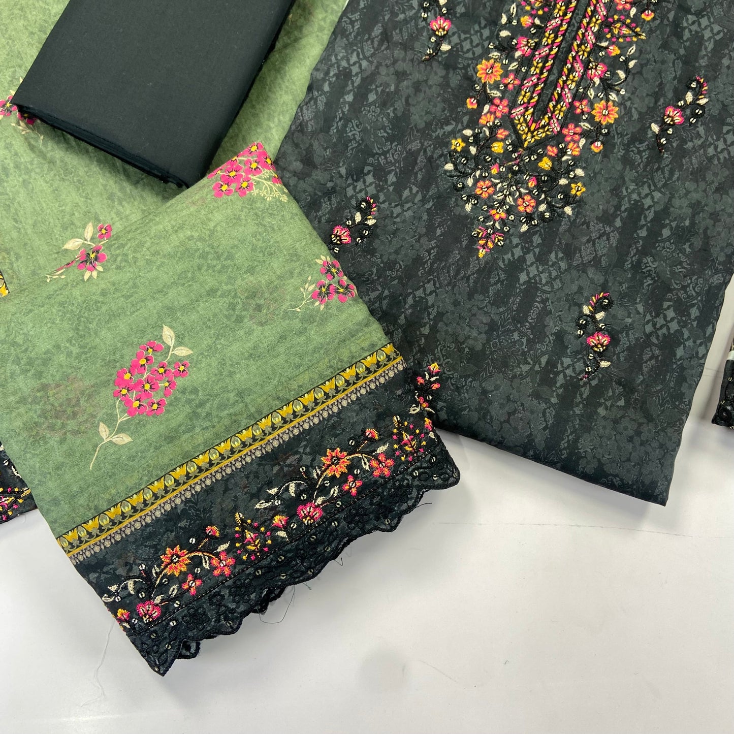 Riwayat Embroidered Lawn With Lazer Cutwork 3-PC