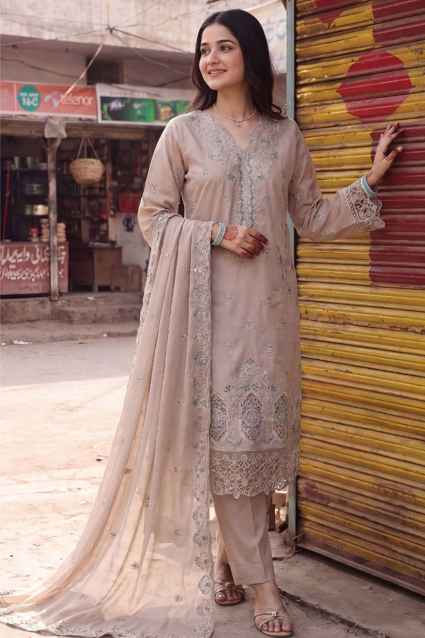 Fatima Bano By Dastak Luxury Emb Lawn Volume 3PC