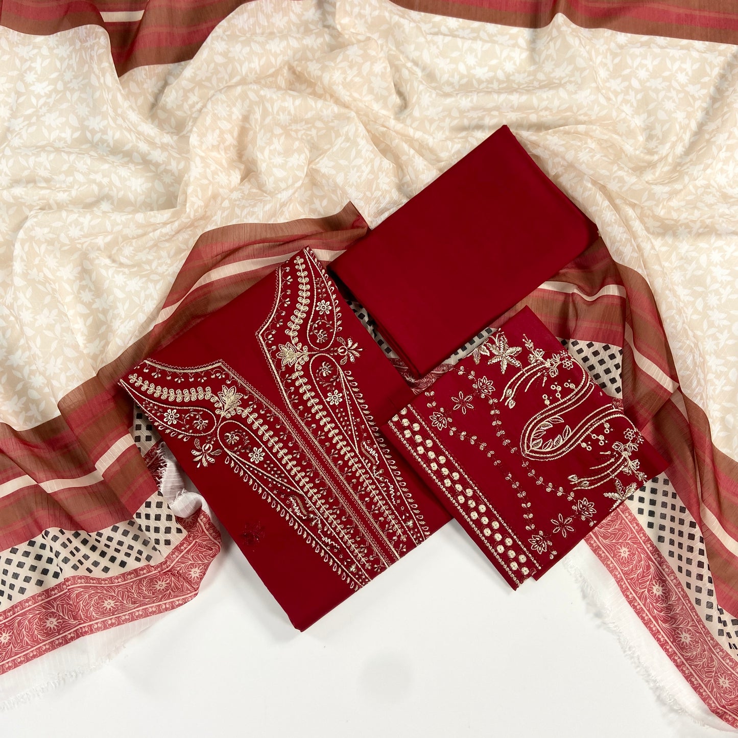 izel Luxury Embroidered Lawn 3PC