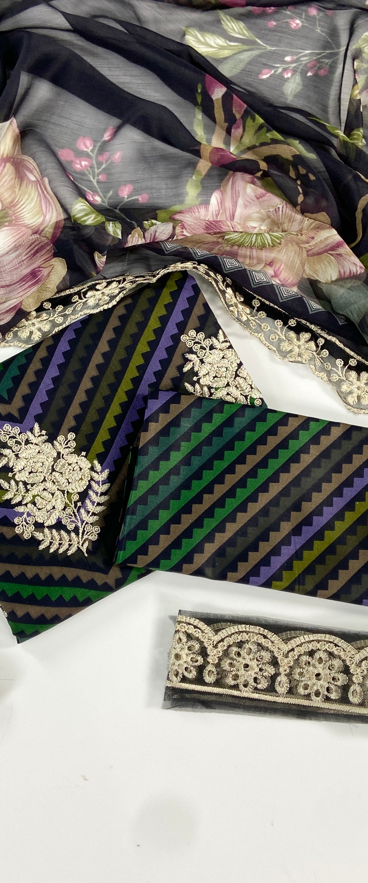 Maria B Embroiderd & Digital Printed Lawn 3PC