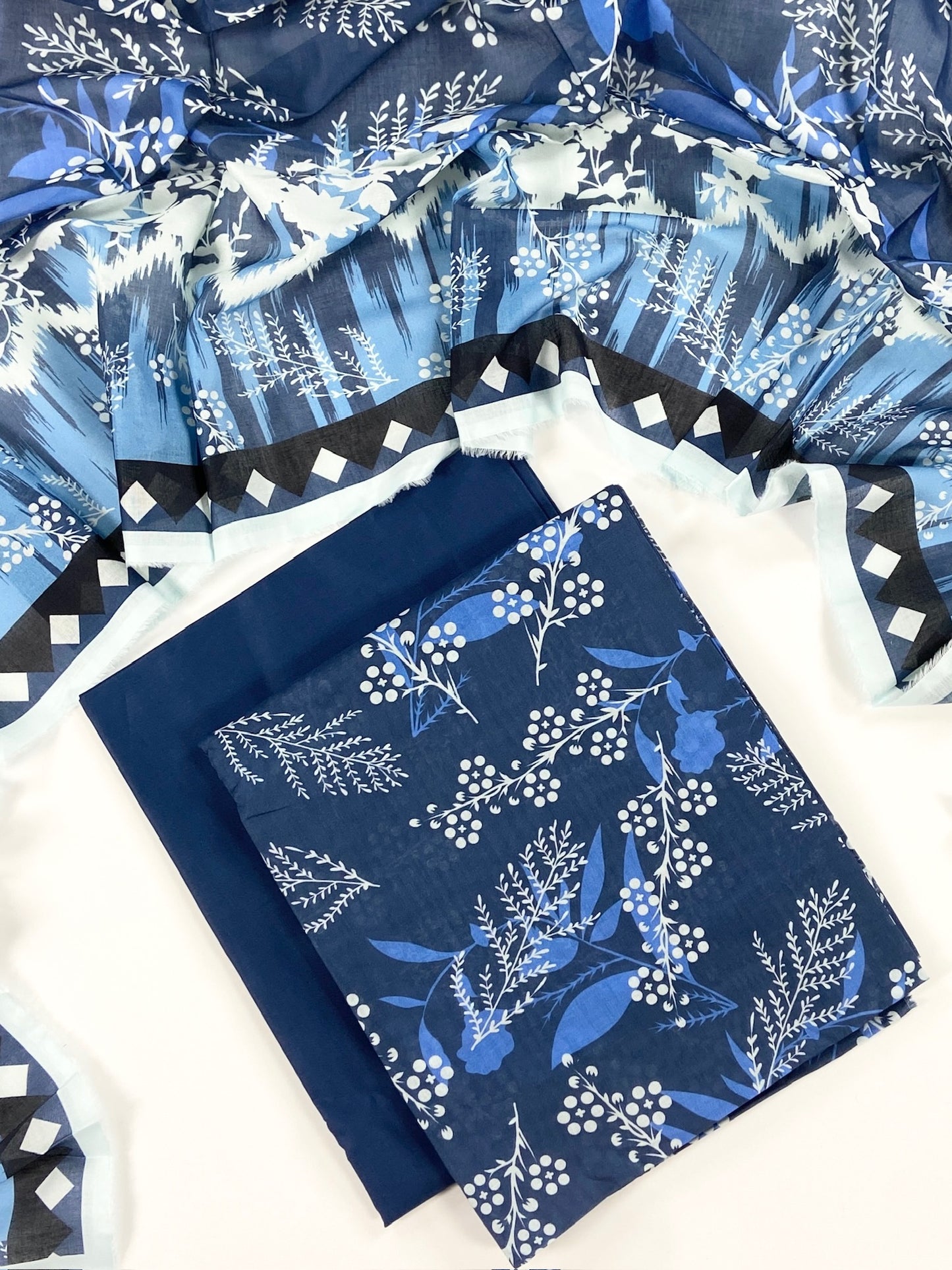 Nishat Digital Printed Lawn 3PC