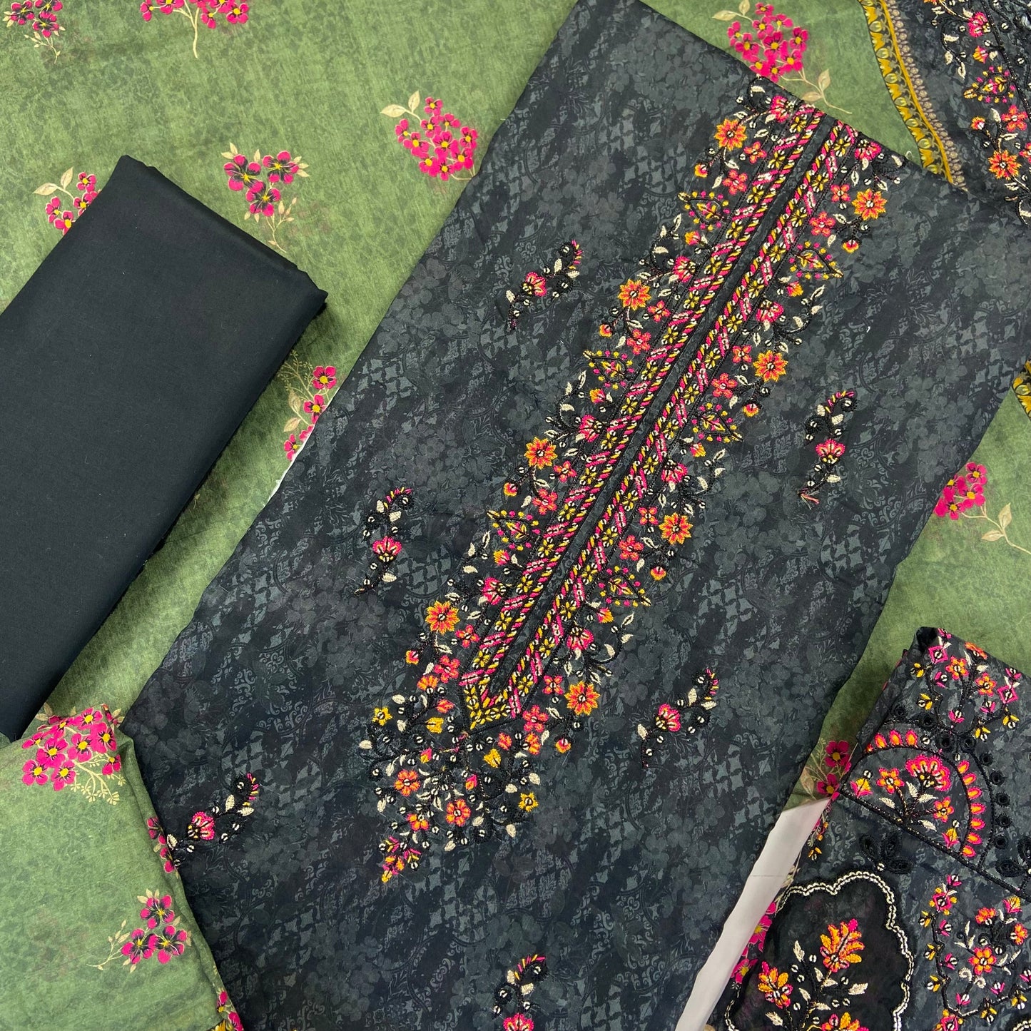 Riwayat Embroidered Lawn With Lazer Cutwork 3-PC