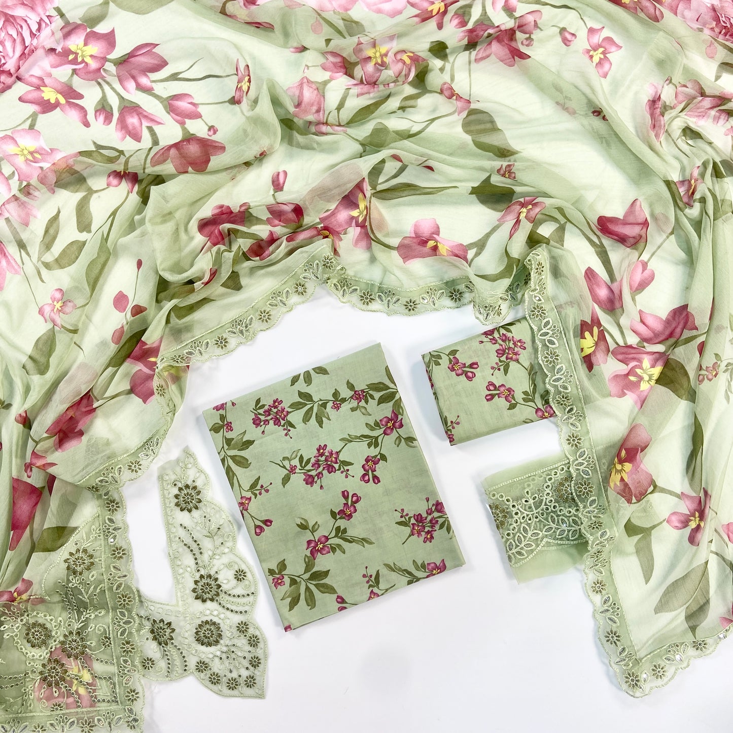 Iznik Embroiderd & Digital Printed Lawn 3PC