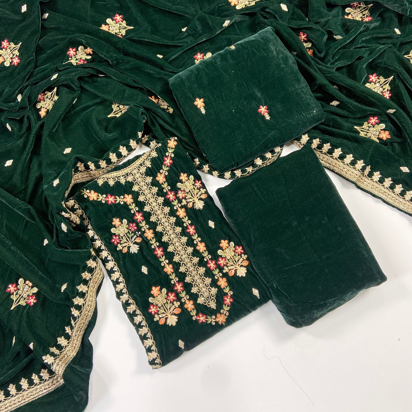 Maria B Luxury Velvet Embroidered Suit – 3PC