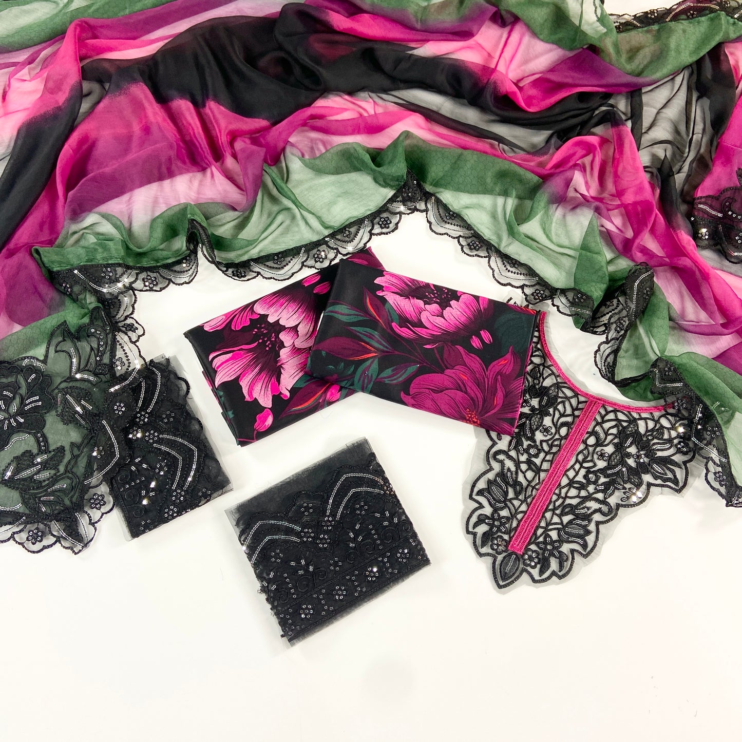 Iznik Embroiderd & Digital Printed Lawn 3PC