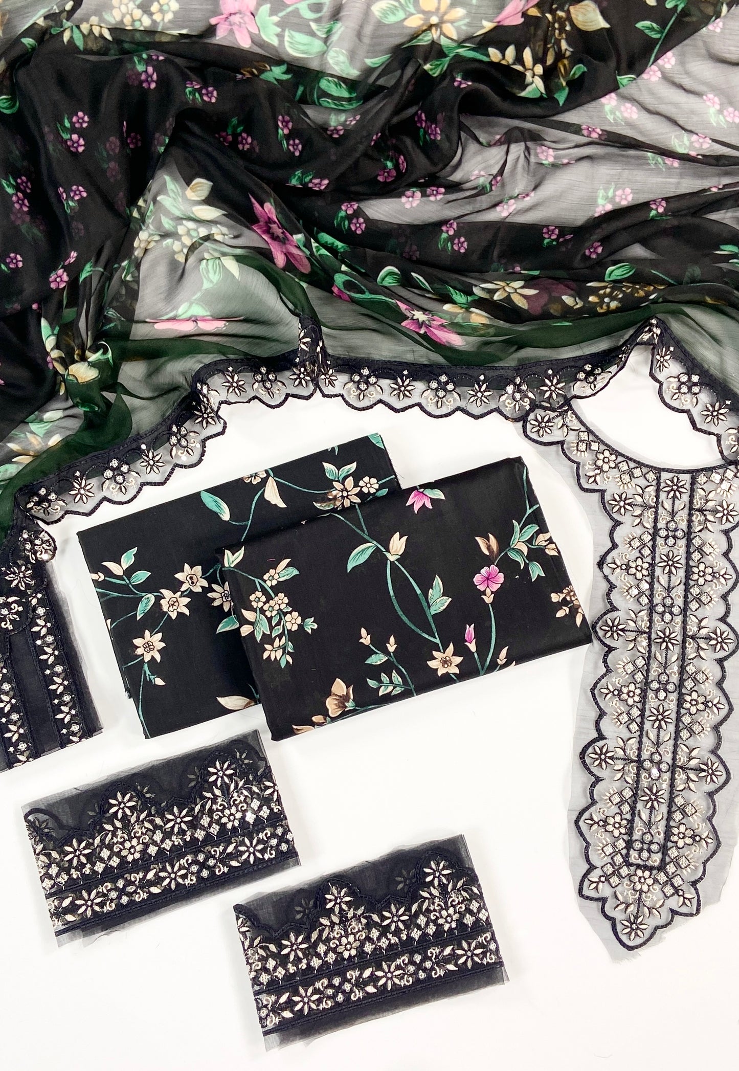 Iznik Embroiderd & Digital Printed Lawn 3PC