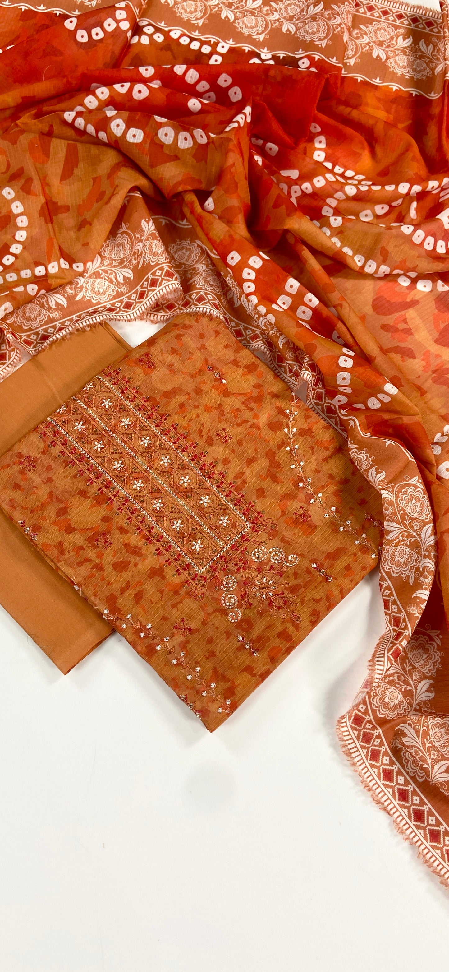 Anaya Noor Bana Dora Embroidered Lawn 3PC