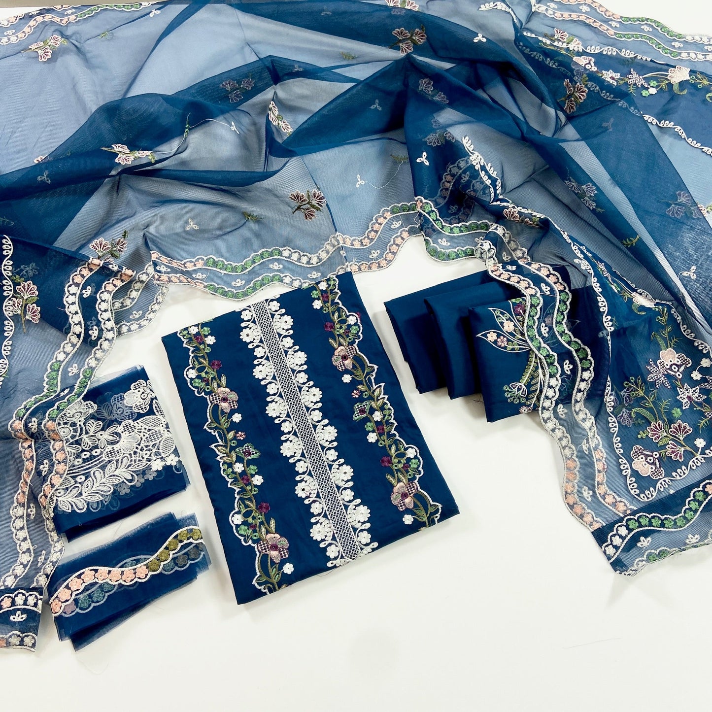 Aneelas Luxury Embroidered Lawn 3PC