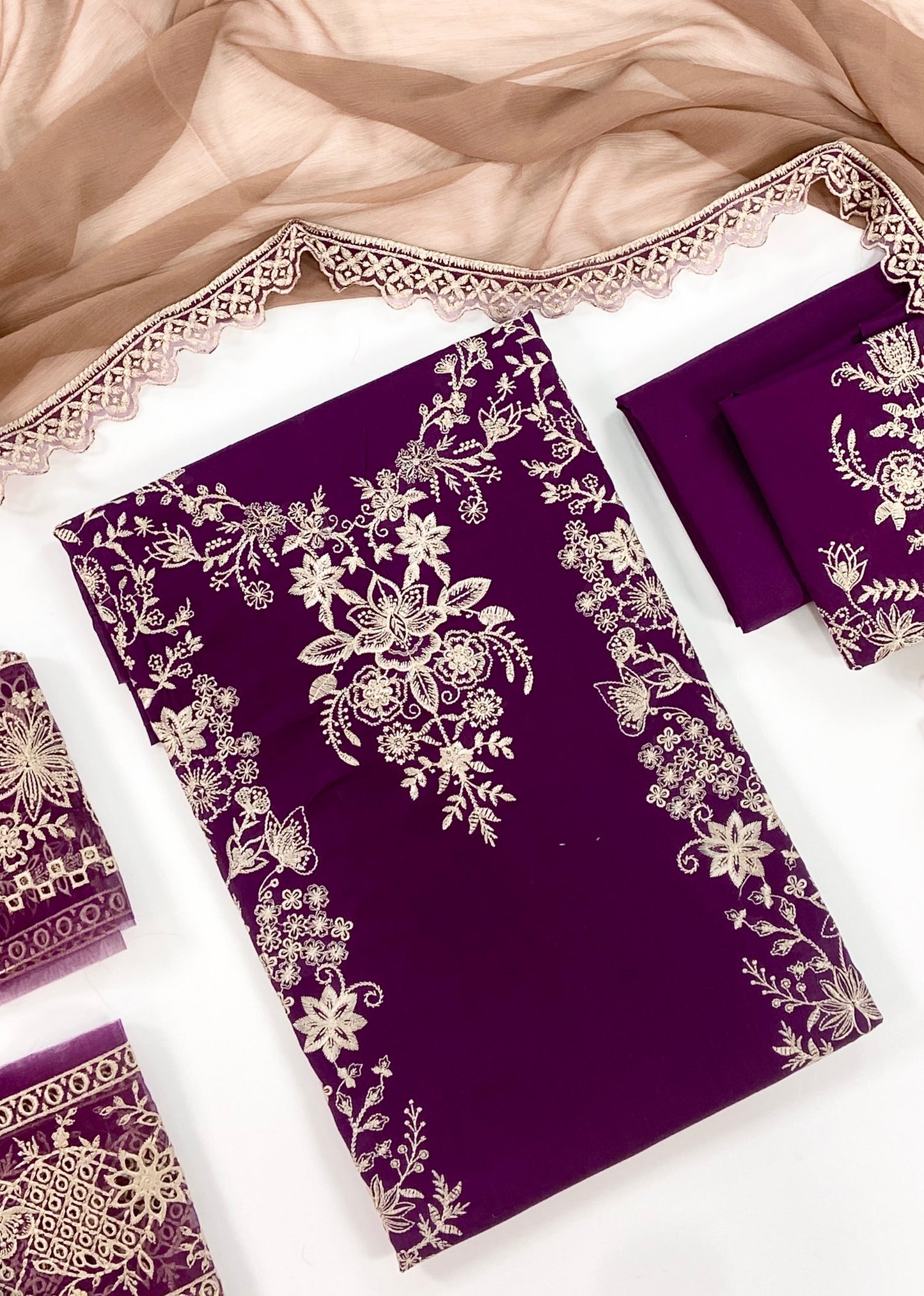 Zaha Khadija Shah Full Emb Lawn With Emb Patches 3PC
