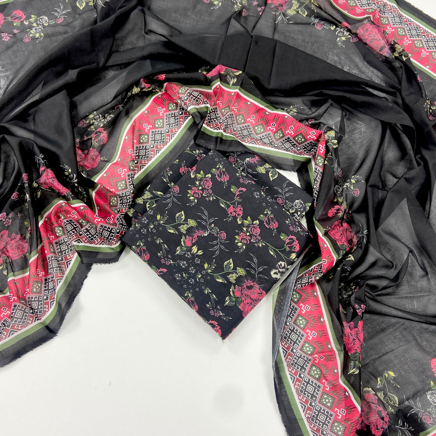 Sapphire Digital Printed Lawn 3PC